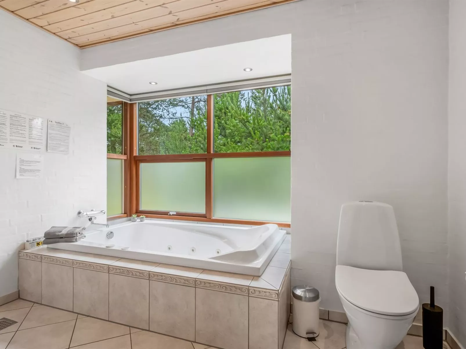 "Thormar" - 1.5km from the sea-Inside