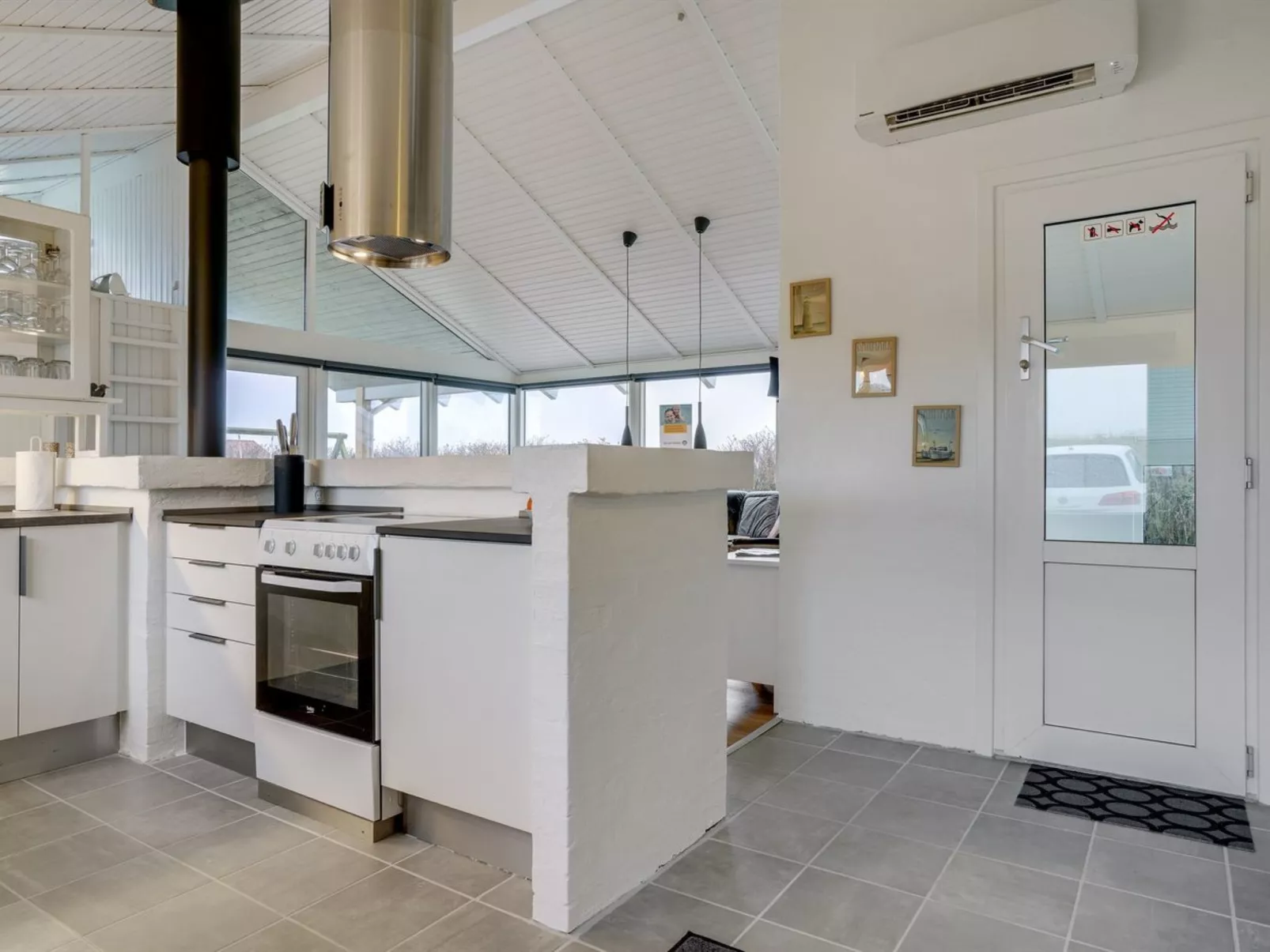 "Hilkka" - 500m from the sea-Drinnen