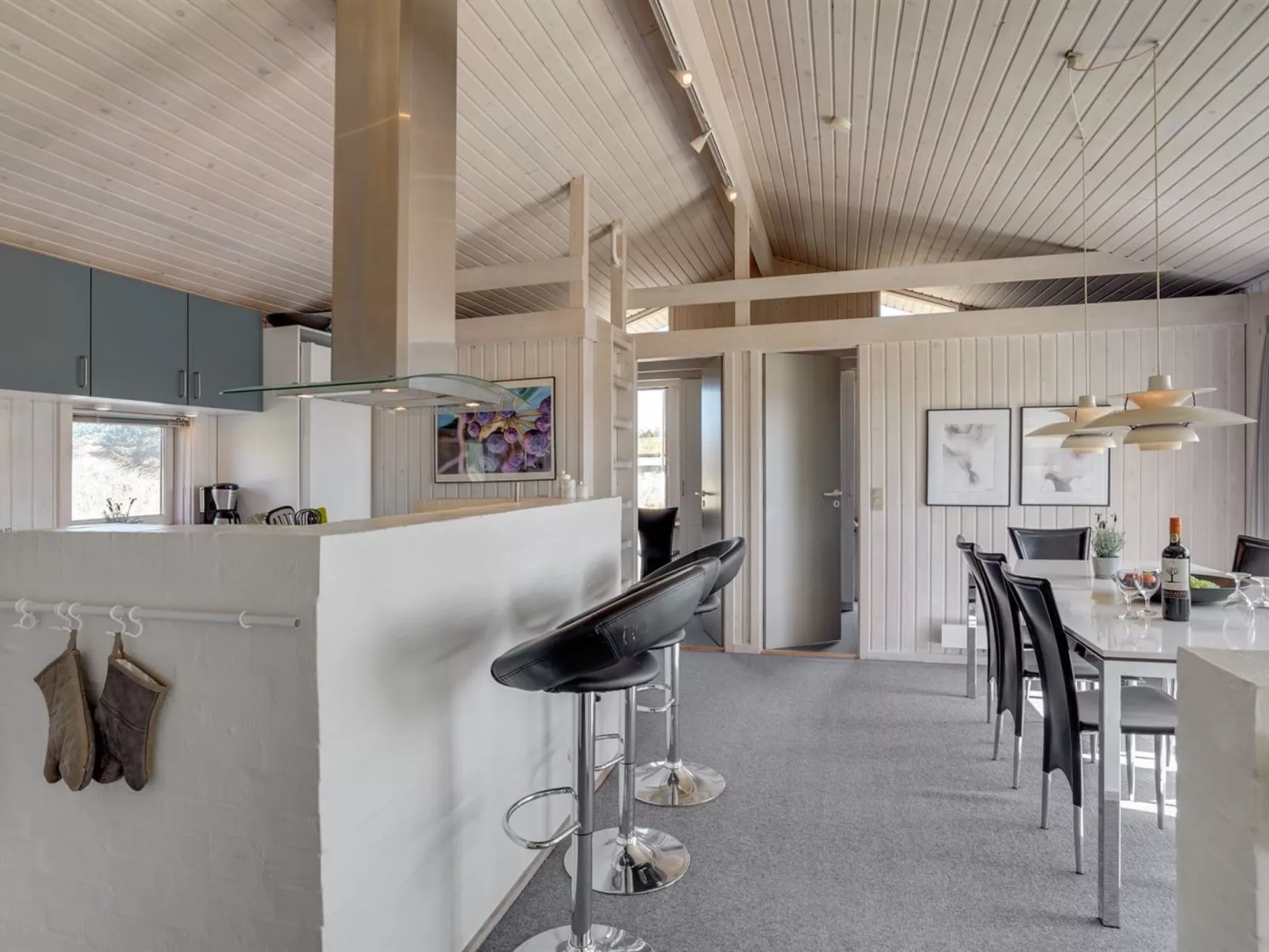 "Fanney" - 100m from the sea-Inside