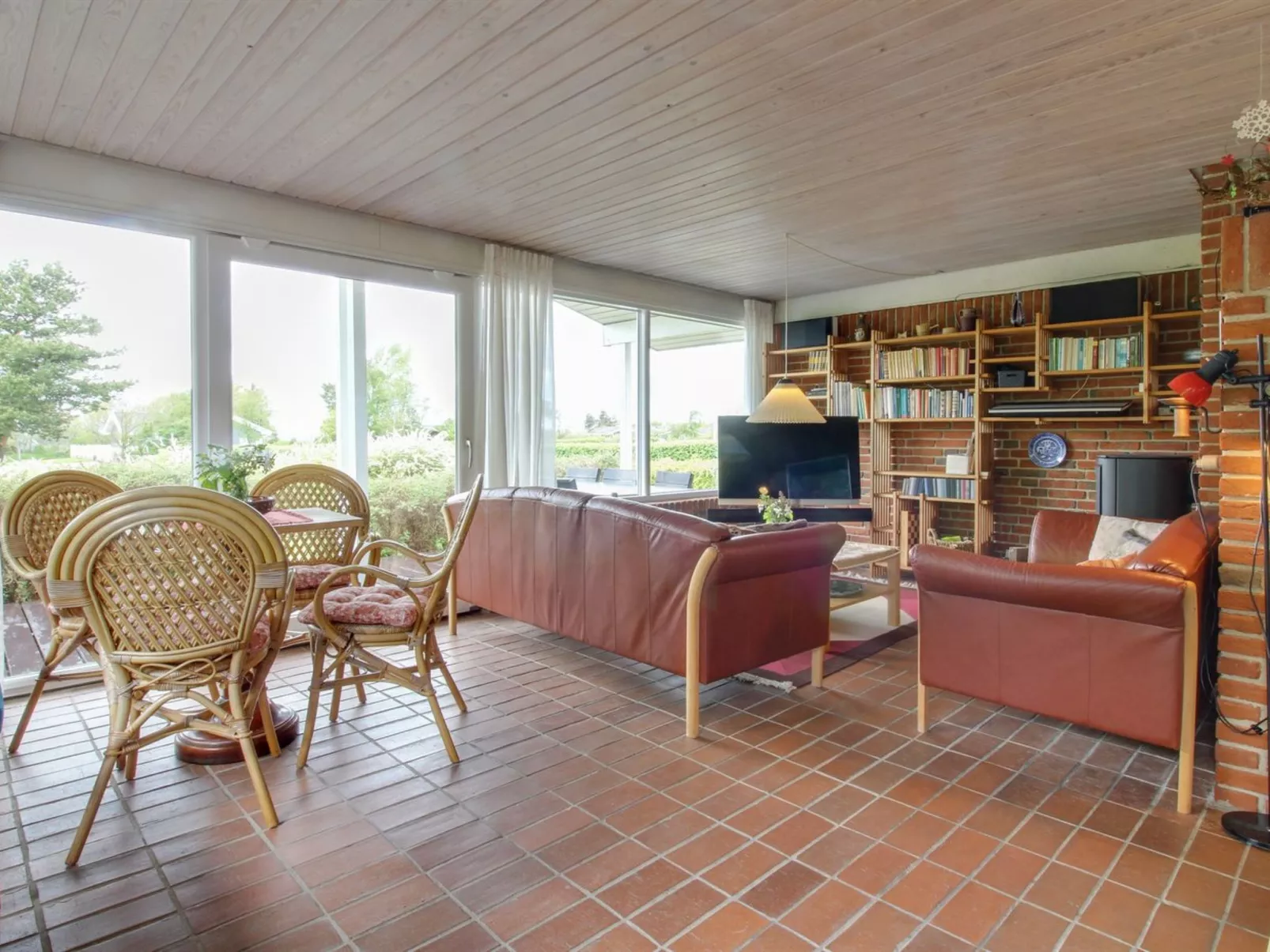 "Ioar" - 200m to the fjord-Inside