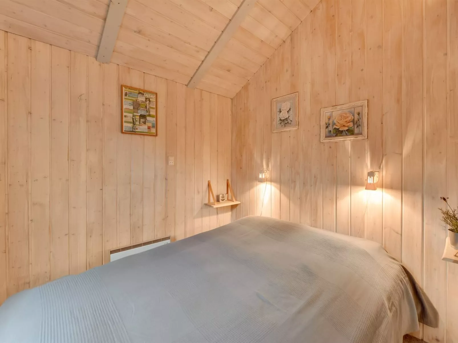 "Hannah" - 300m to the fjord-Inside