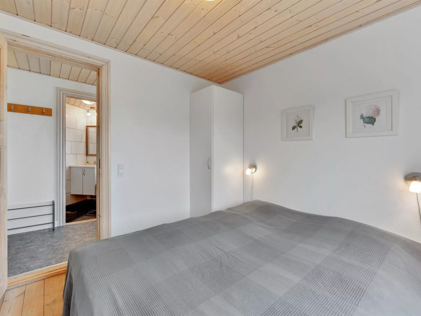 "Karmen" - 300m to the fjord-Dedans