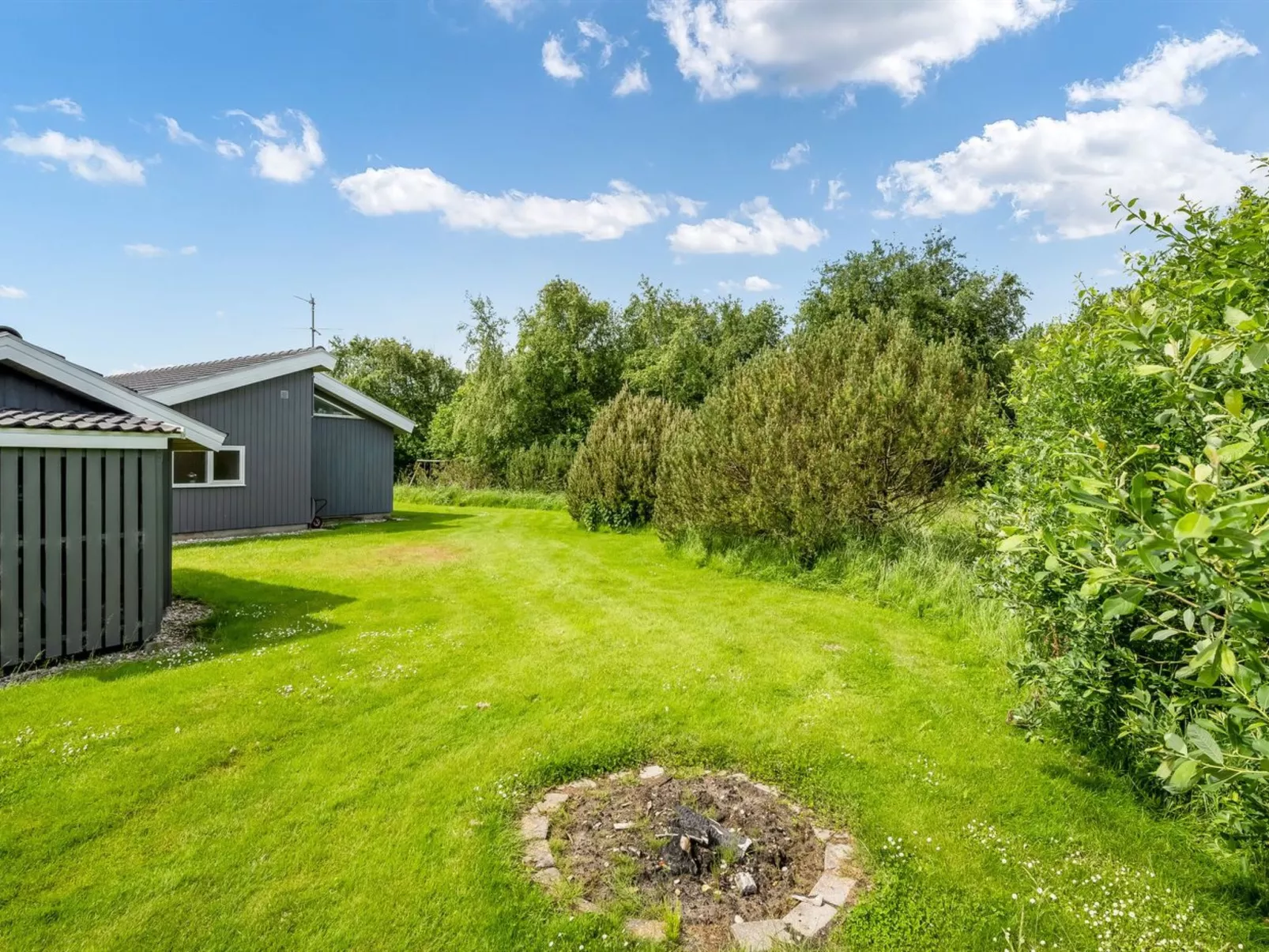 "Karlsefni" - 600m to the fjord-Outside