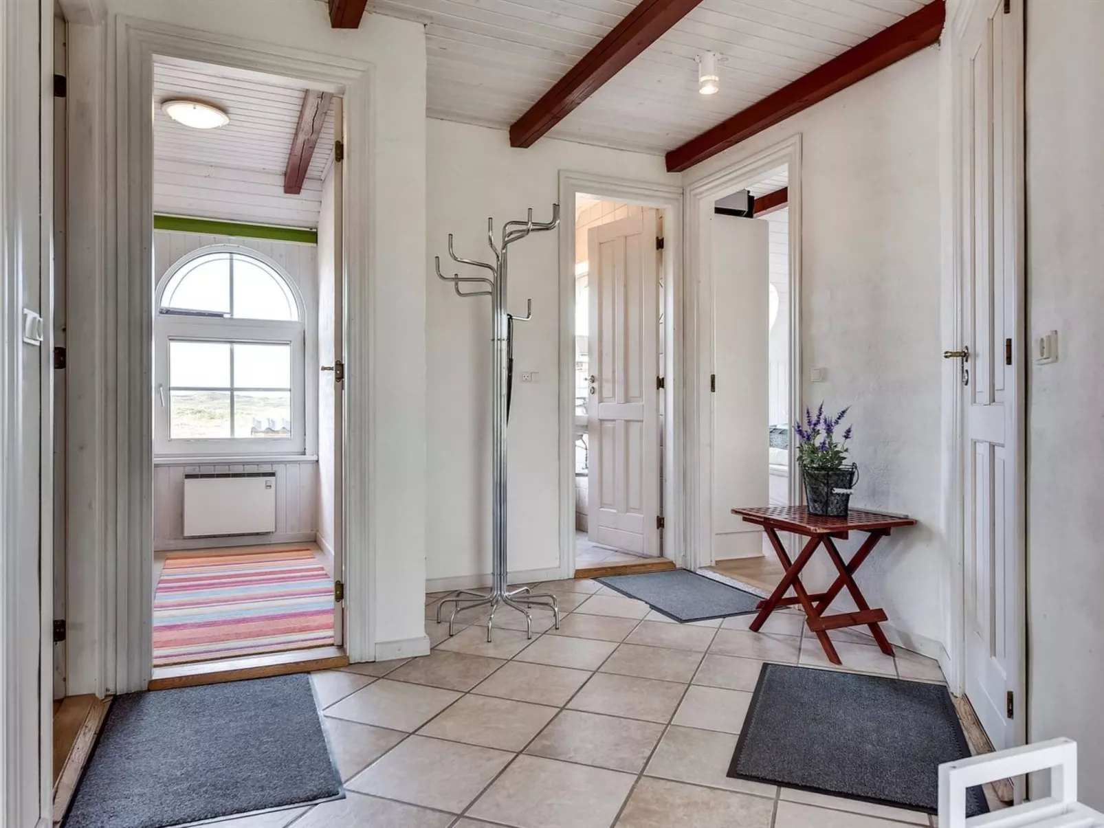 "Aslaug" - 500m from the sea-Inside