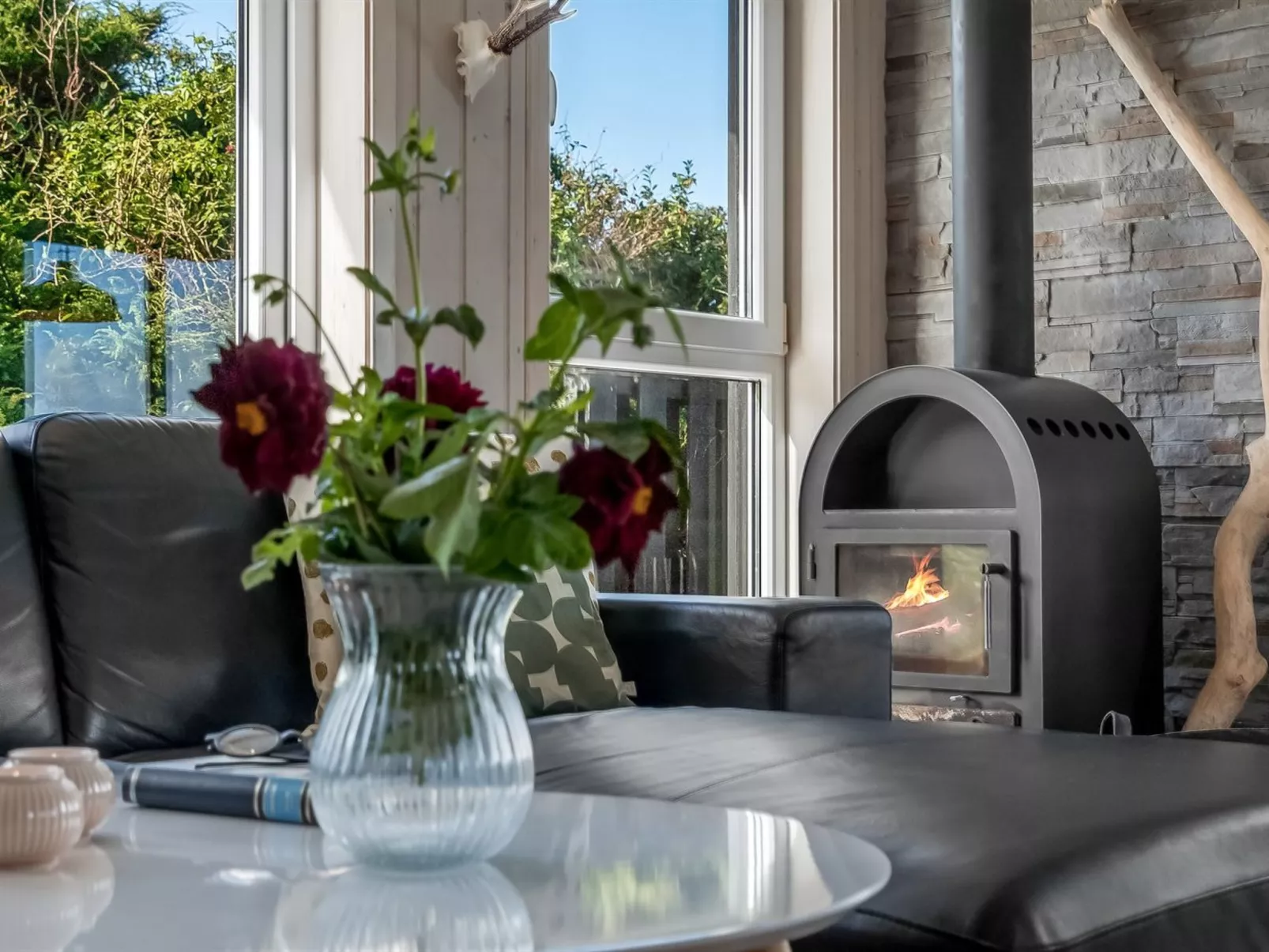 "Skamhals" - 700m from the sea-Inside