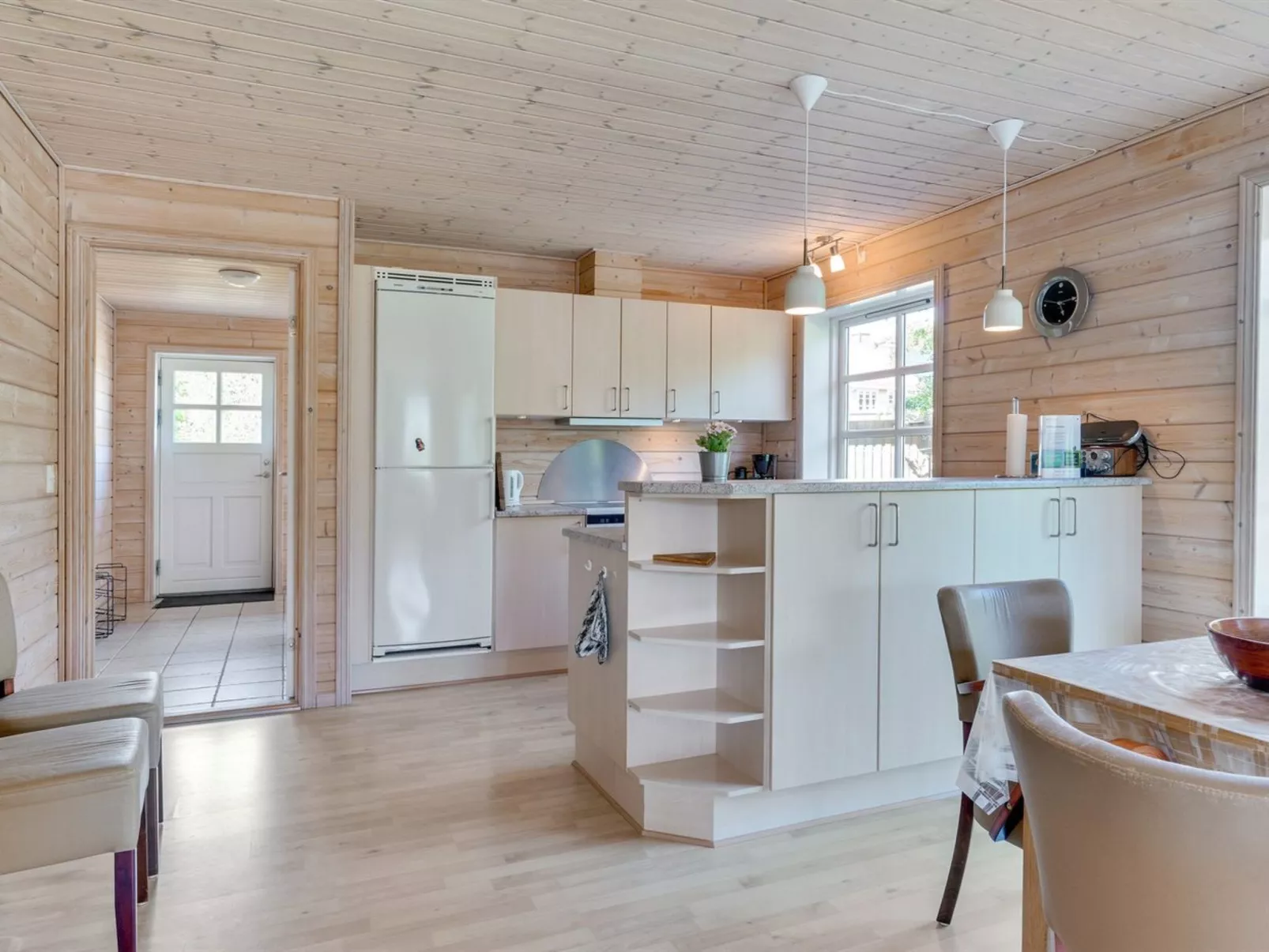 "Brigitta" - 1.5km from the sea-Inside