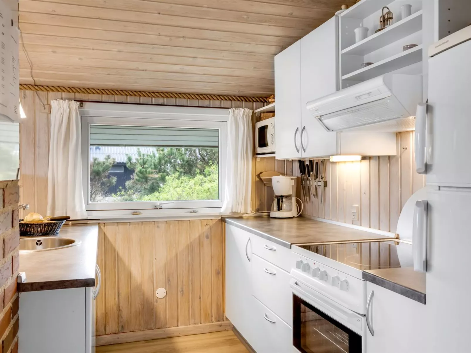 "Unni" -  from the sea-Inside