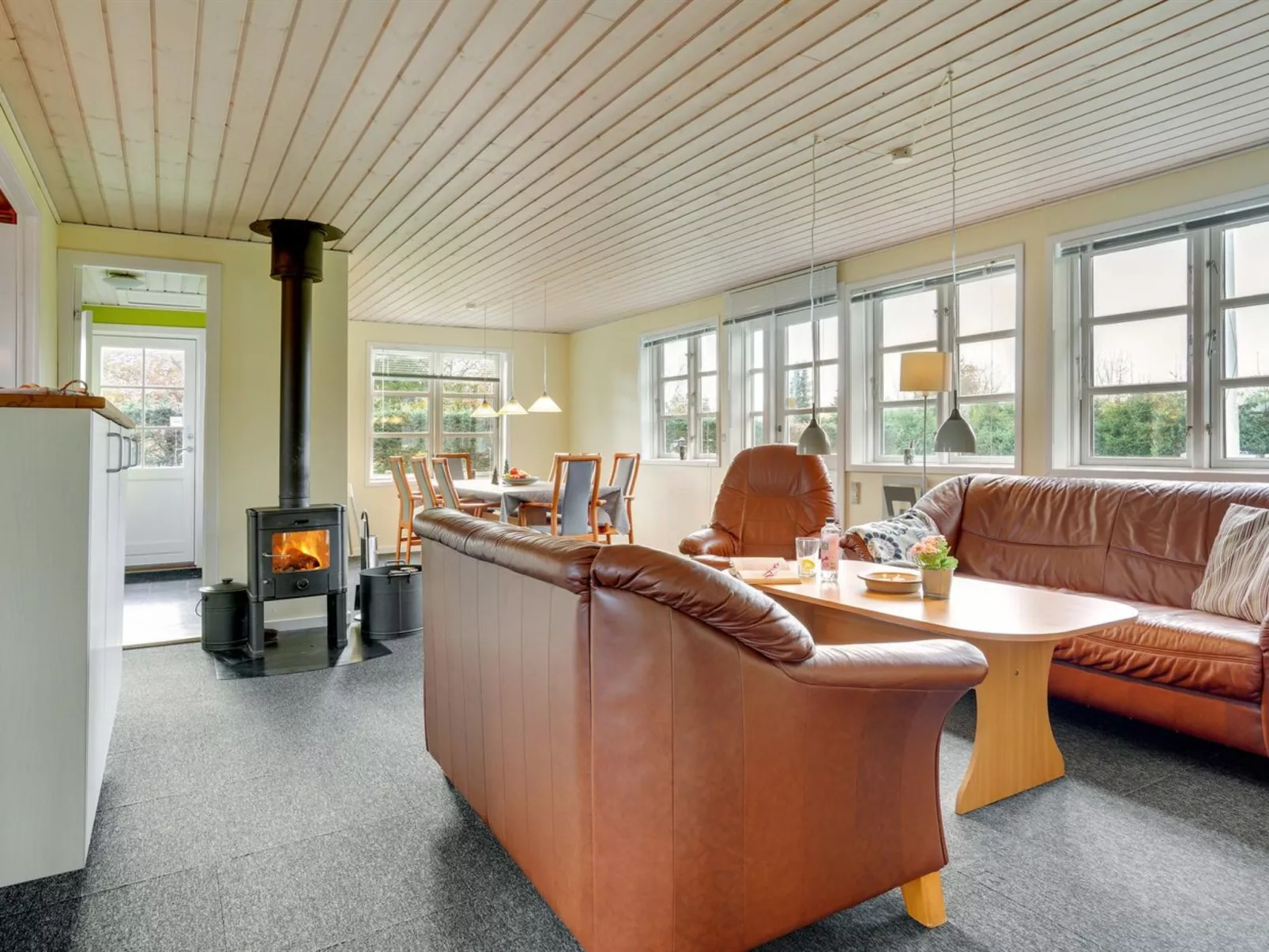 "Swaver" - 300m to the fjord-Inside