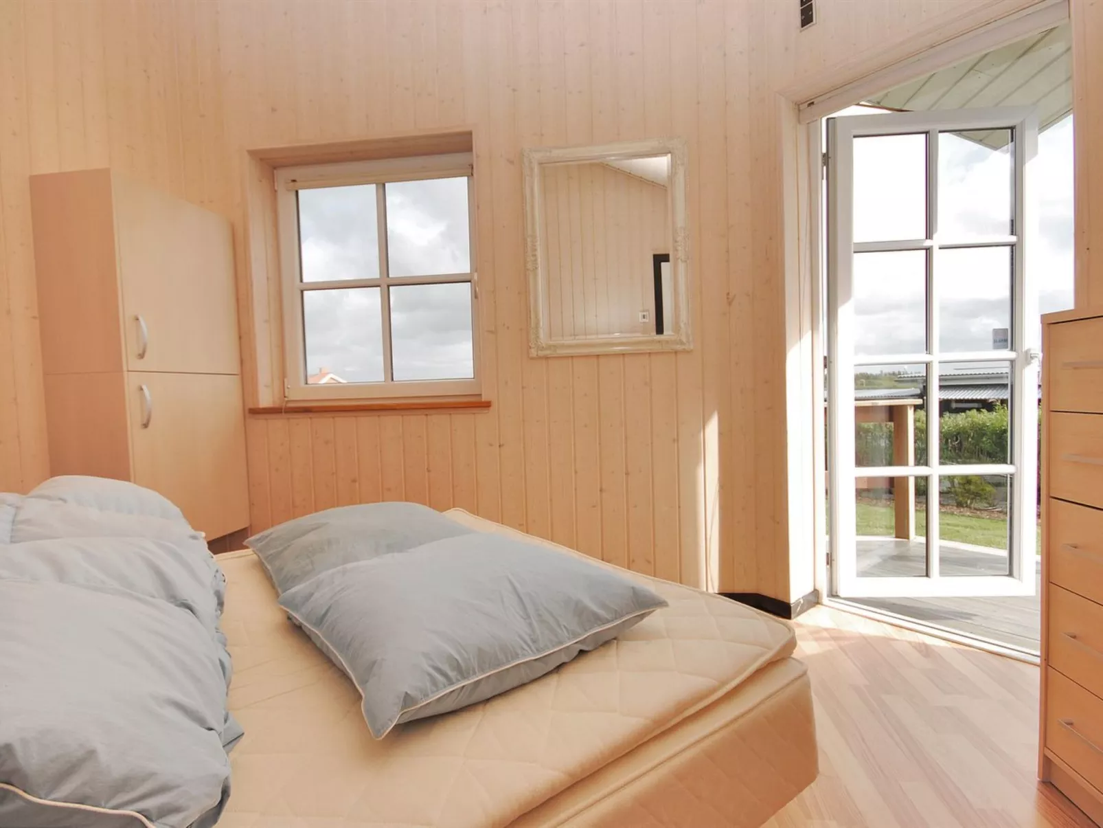 "Eberta" - 200m to the fjord-Dedans