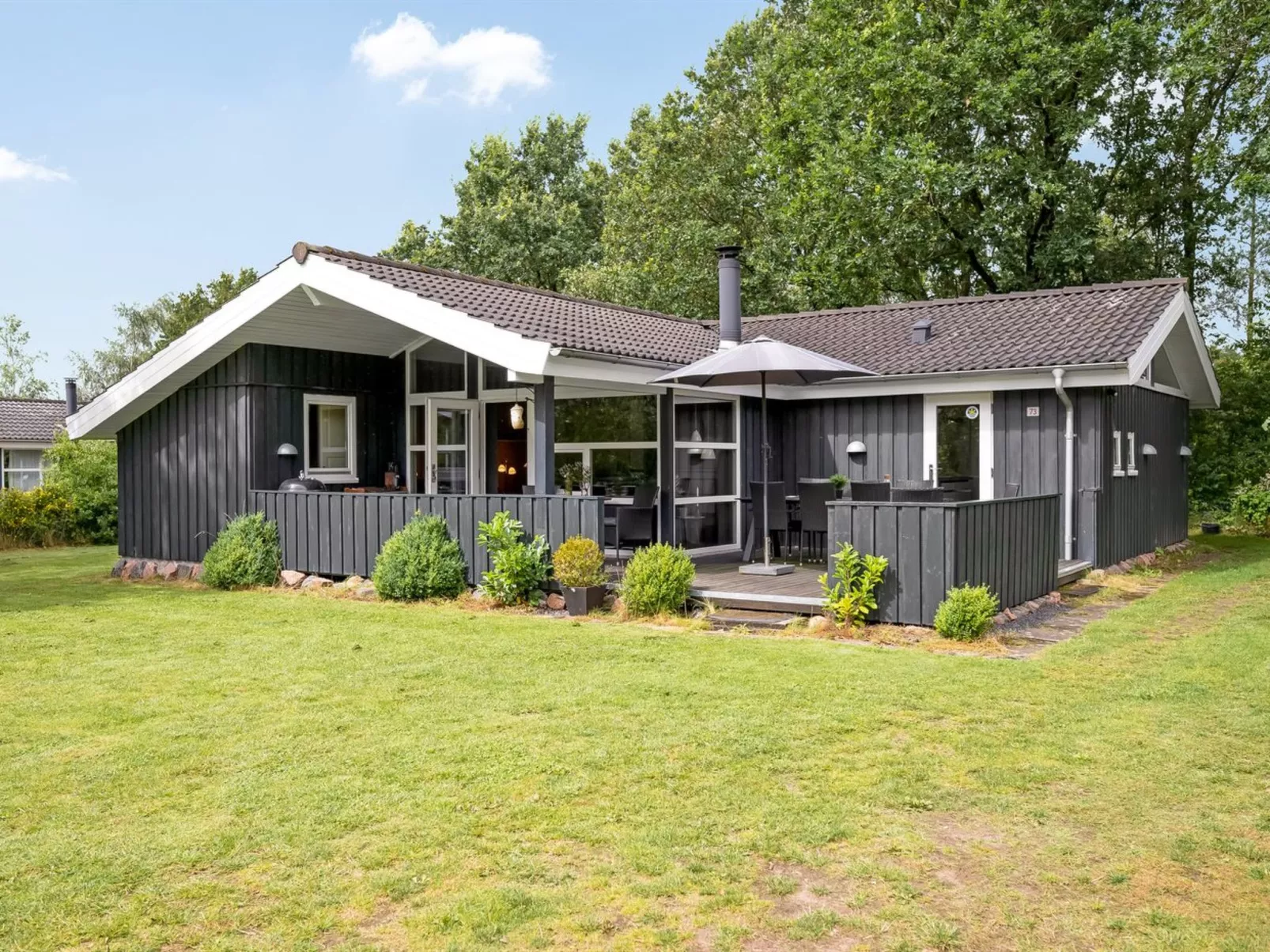 "Gurly" - 25km from the sea-Outside