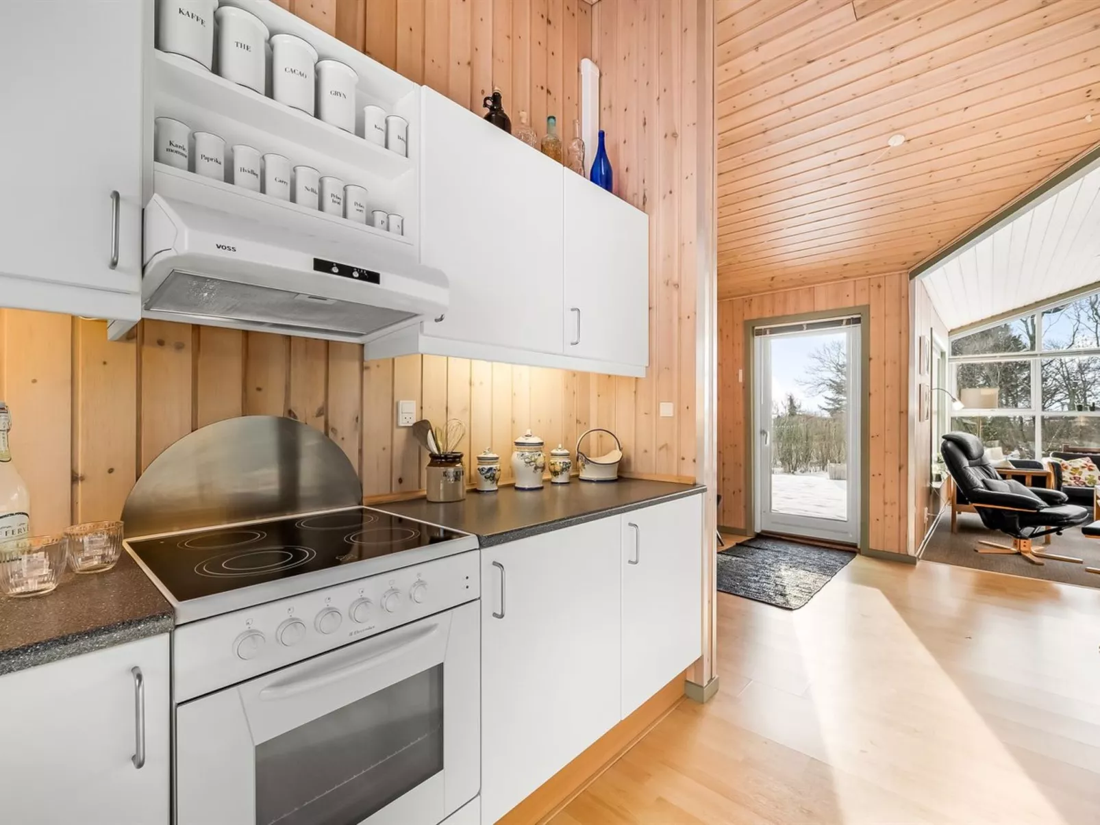 "Kai" - 500m to the fjord-Inside