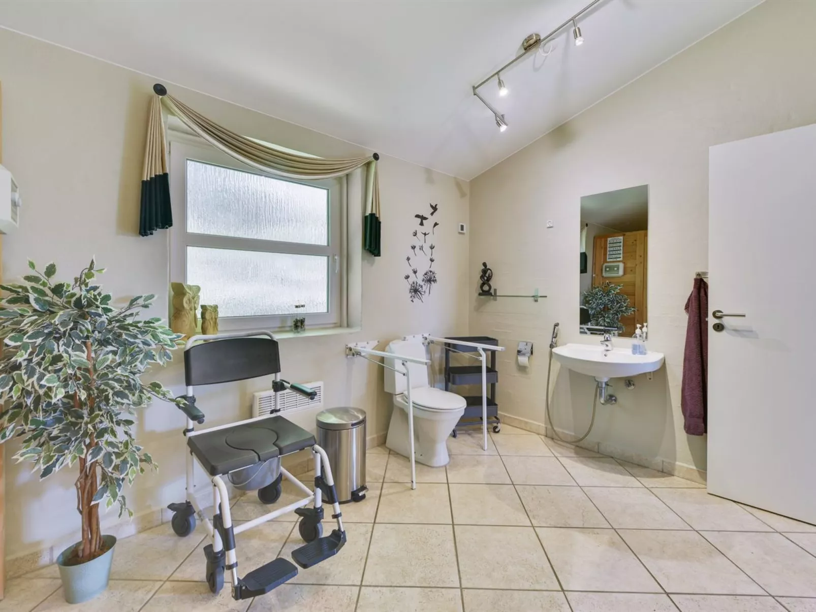 "Najdenka" - 25km from the sea-Drinnen