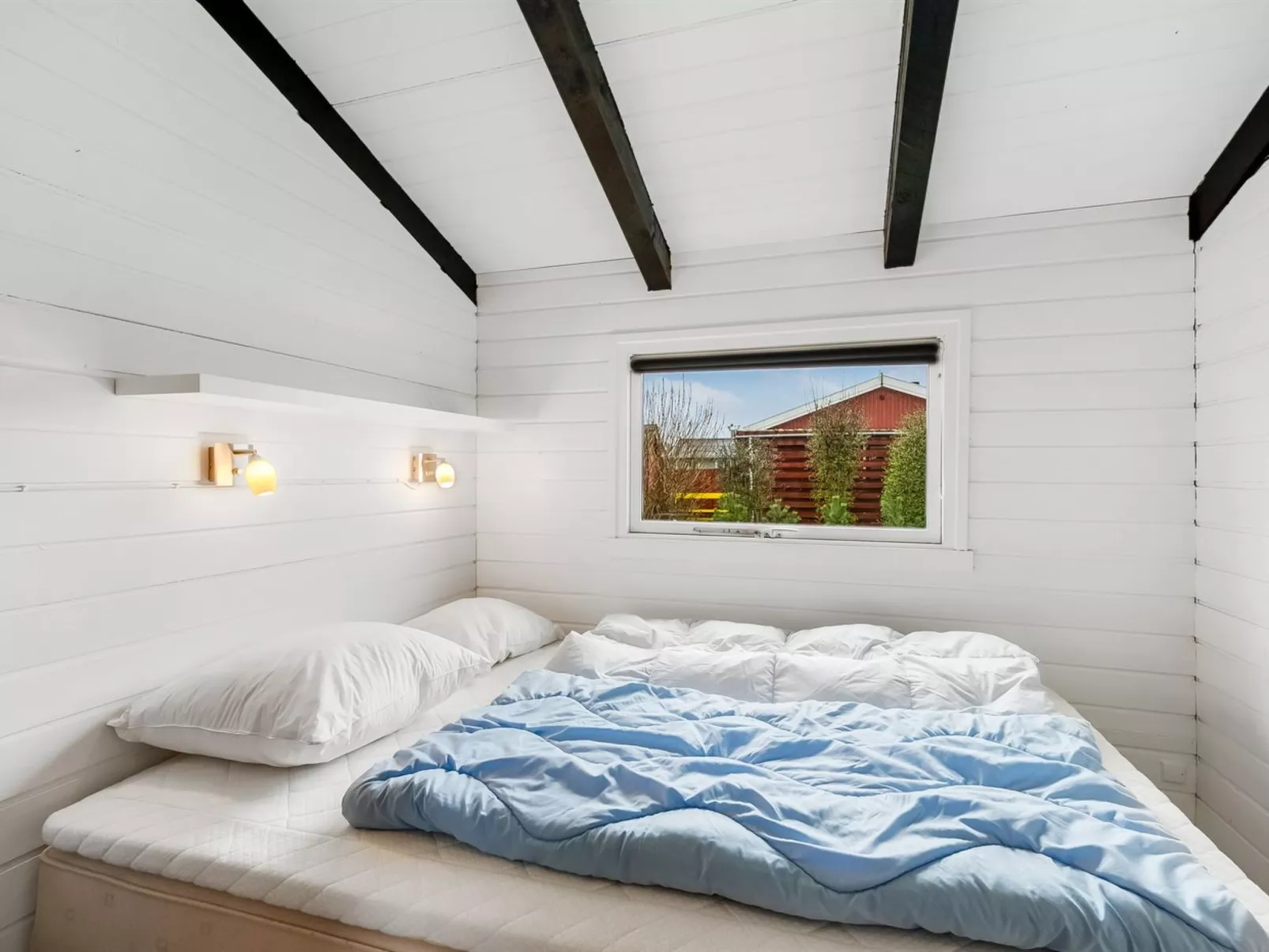 "Miikka" - 800m to the fjord-Drinnen