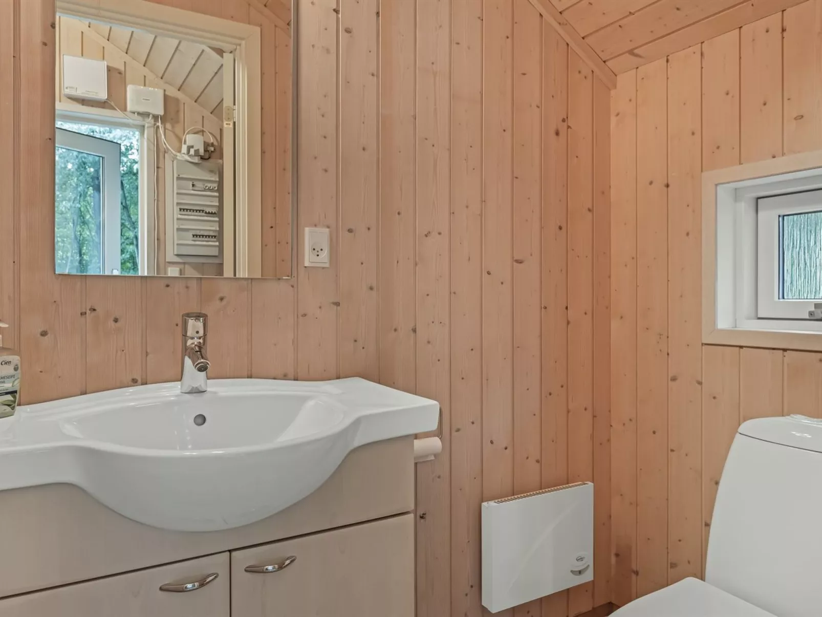 "Kaare" - 34.2km from the sea-Inside