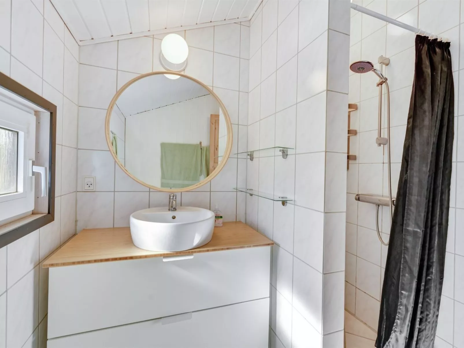 "Martina" - 560m to the fjord-Drinnen