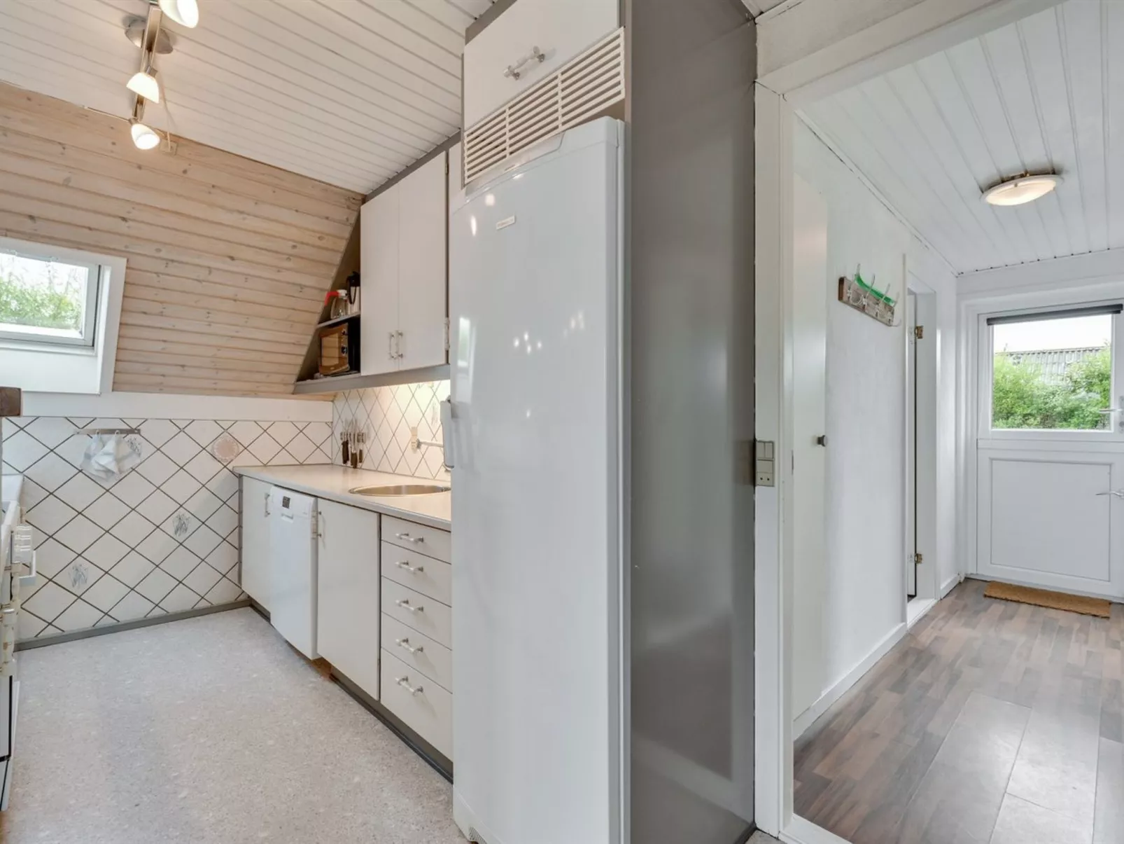 "Earline" - 900m to the fjord-Drinnen