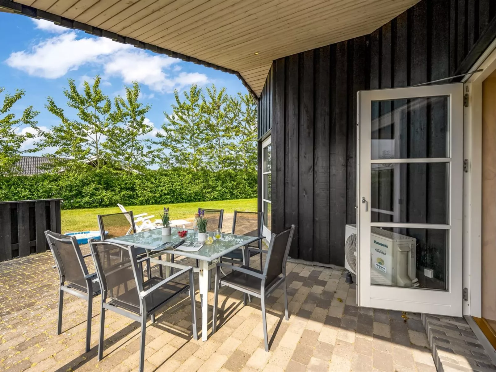 "Saara" - 700m to the fjord-Draußen