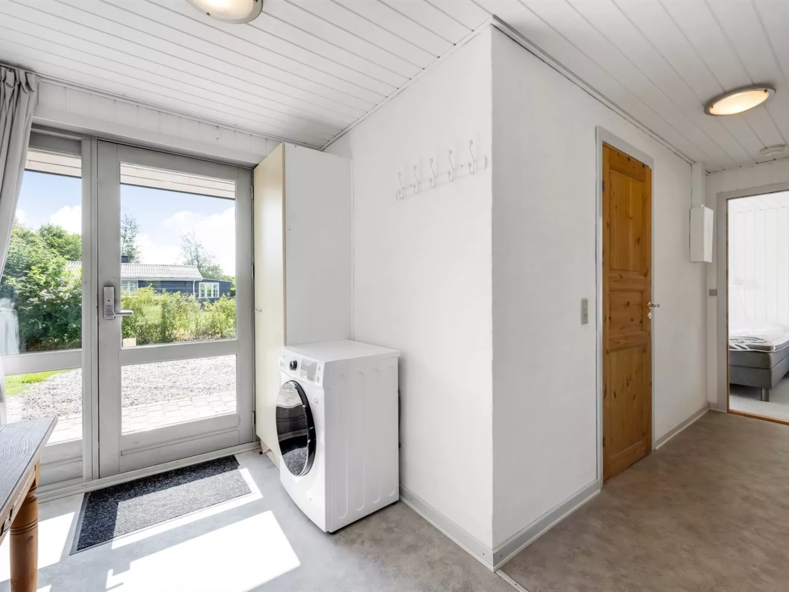 "Knag" - 800m to the fjord-Dedans