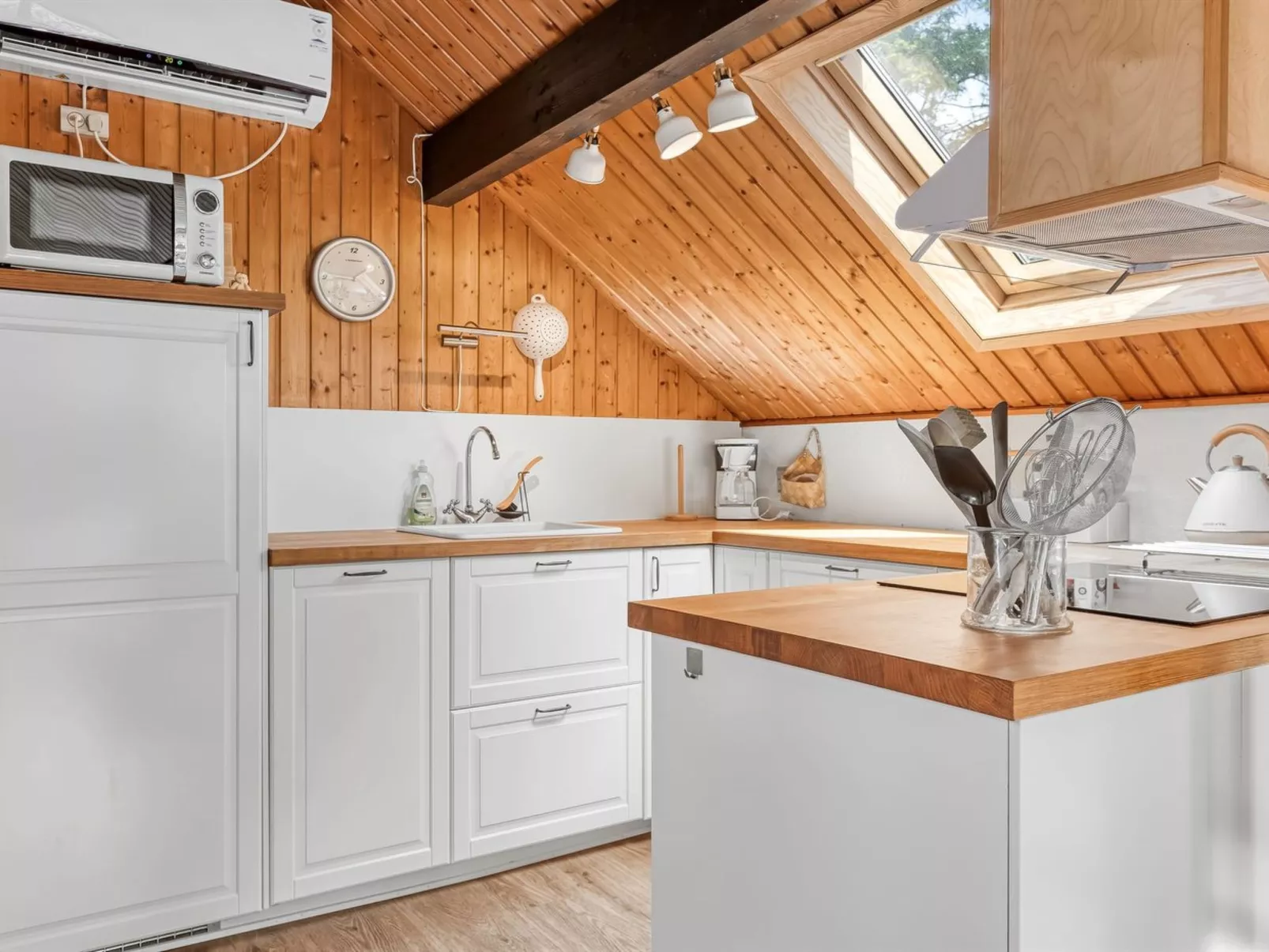 "Hilla" - 31km from the sea-Drinnen