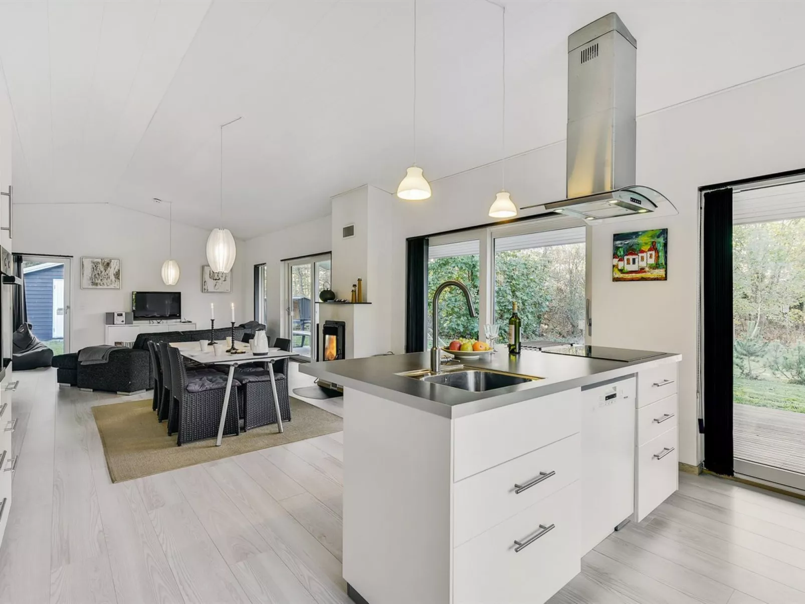 "Elfriede" - 400m to the fjord-Dedans