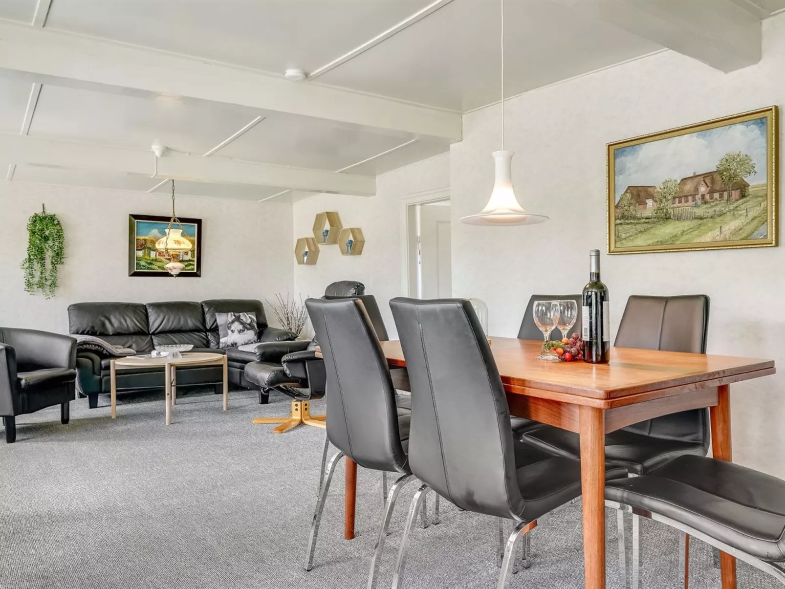 "Inda" - 10km from the sea-Dedans