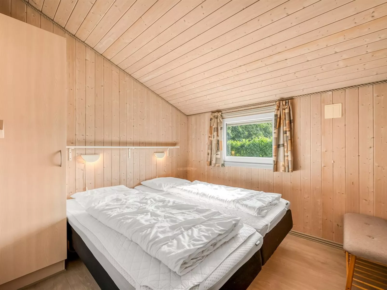 "Robertha" - 800m to the fjord-Dedans