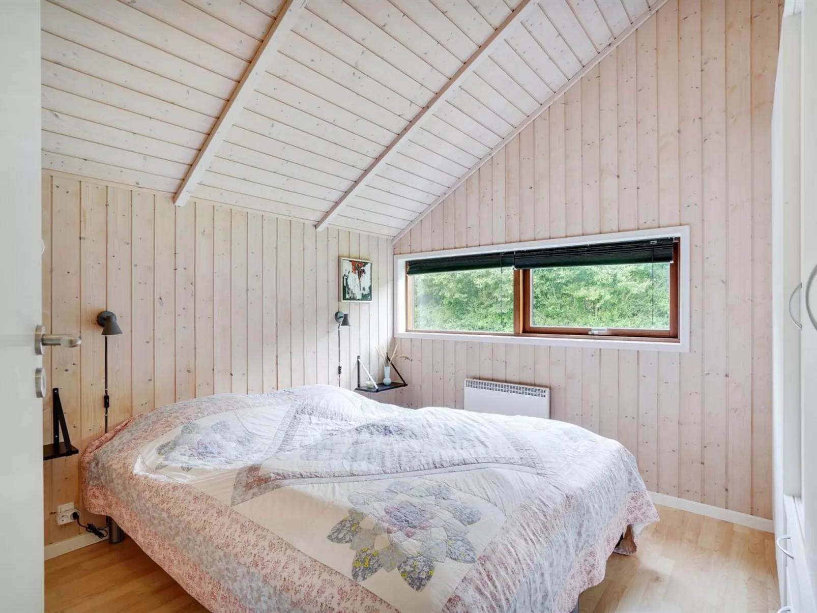 "Chermeine" - 1.2km to the fjord-Inside