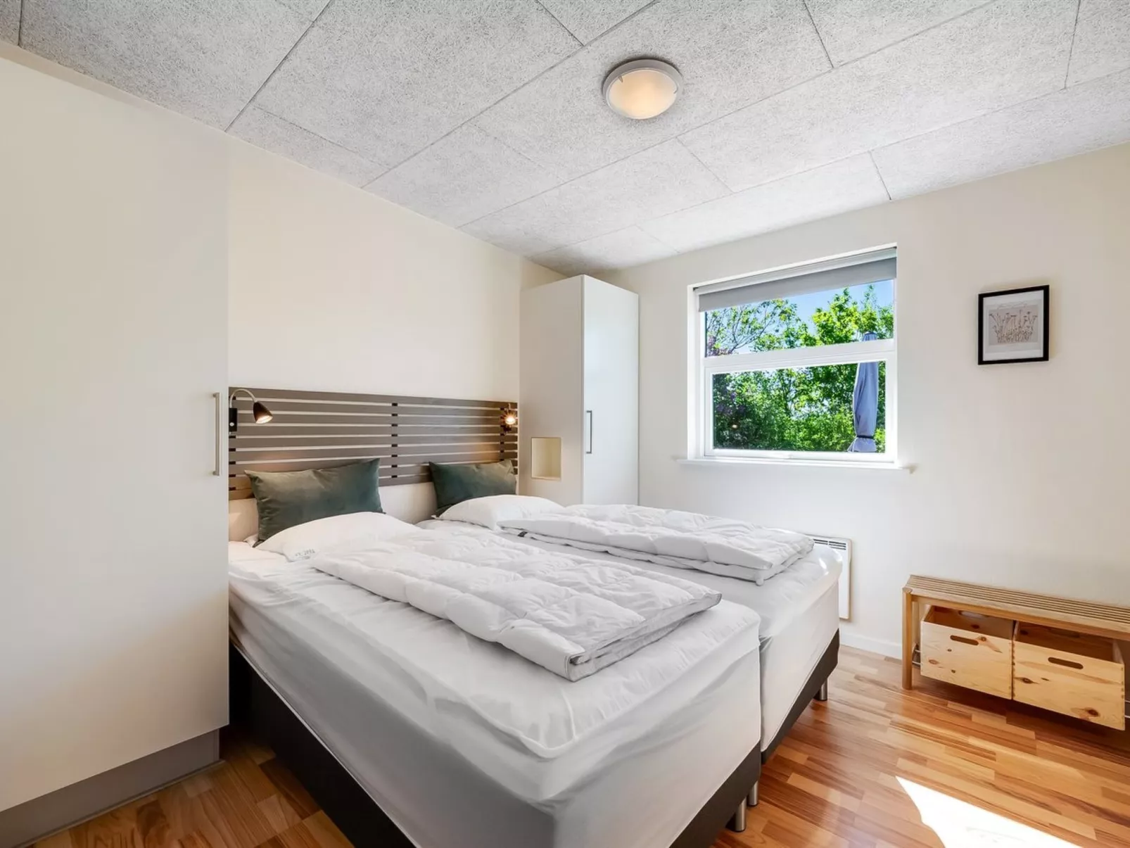 "Hedevig" - 800m to the fjord-Inside