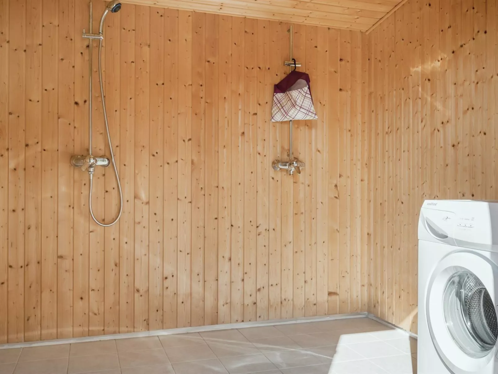 "Skarthi" - 20km from the sea-Dedans