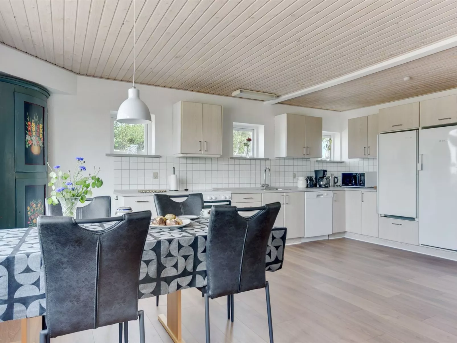 "Iina" - 13km from the sea-Drinnen