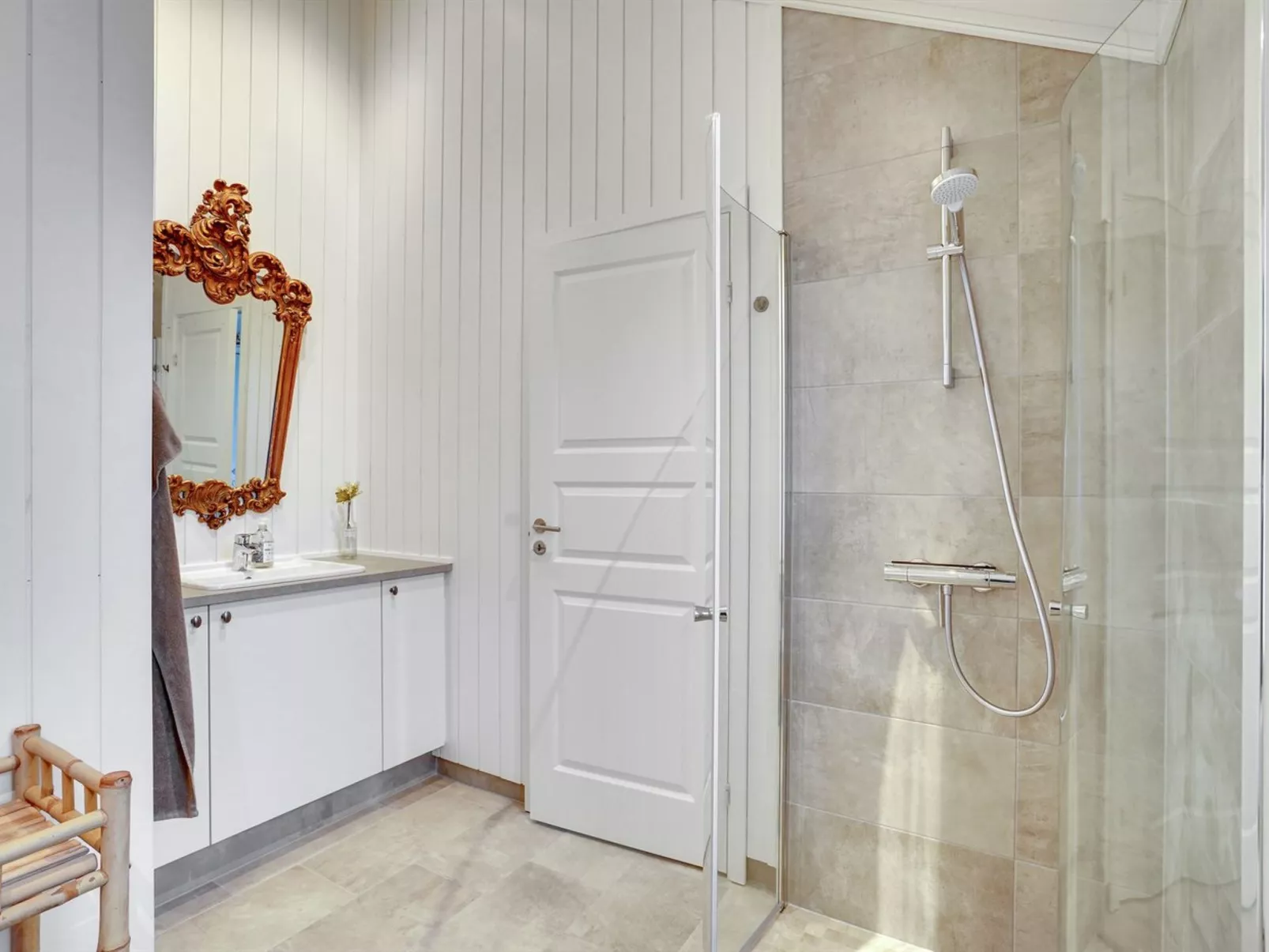 "Annerose" - 550m from the sea-Dedans