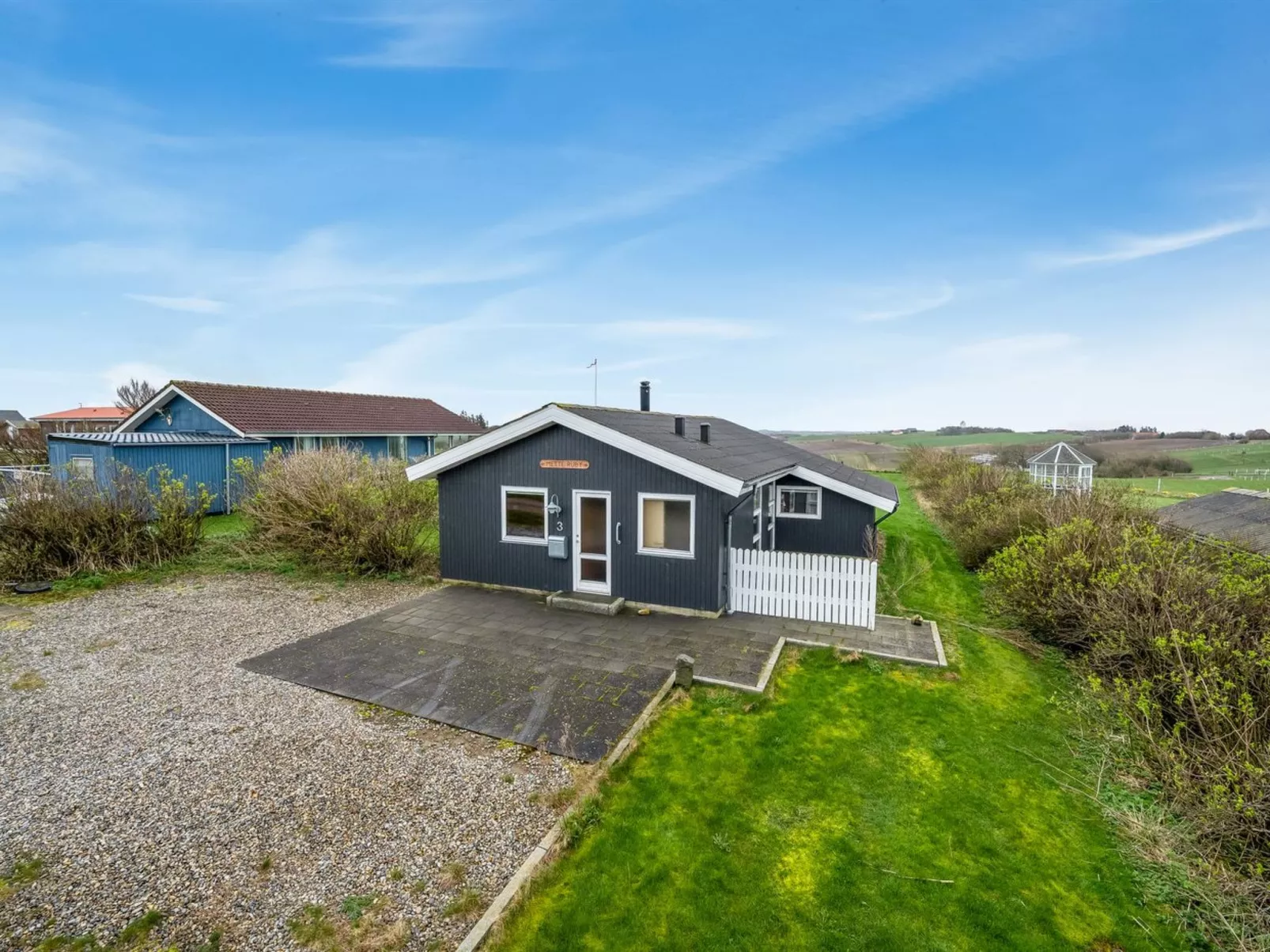 "Tanea" - 700m to the fjord-Draußen