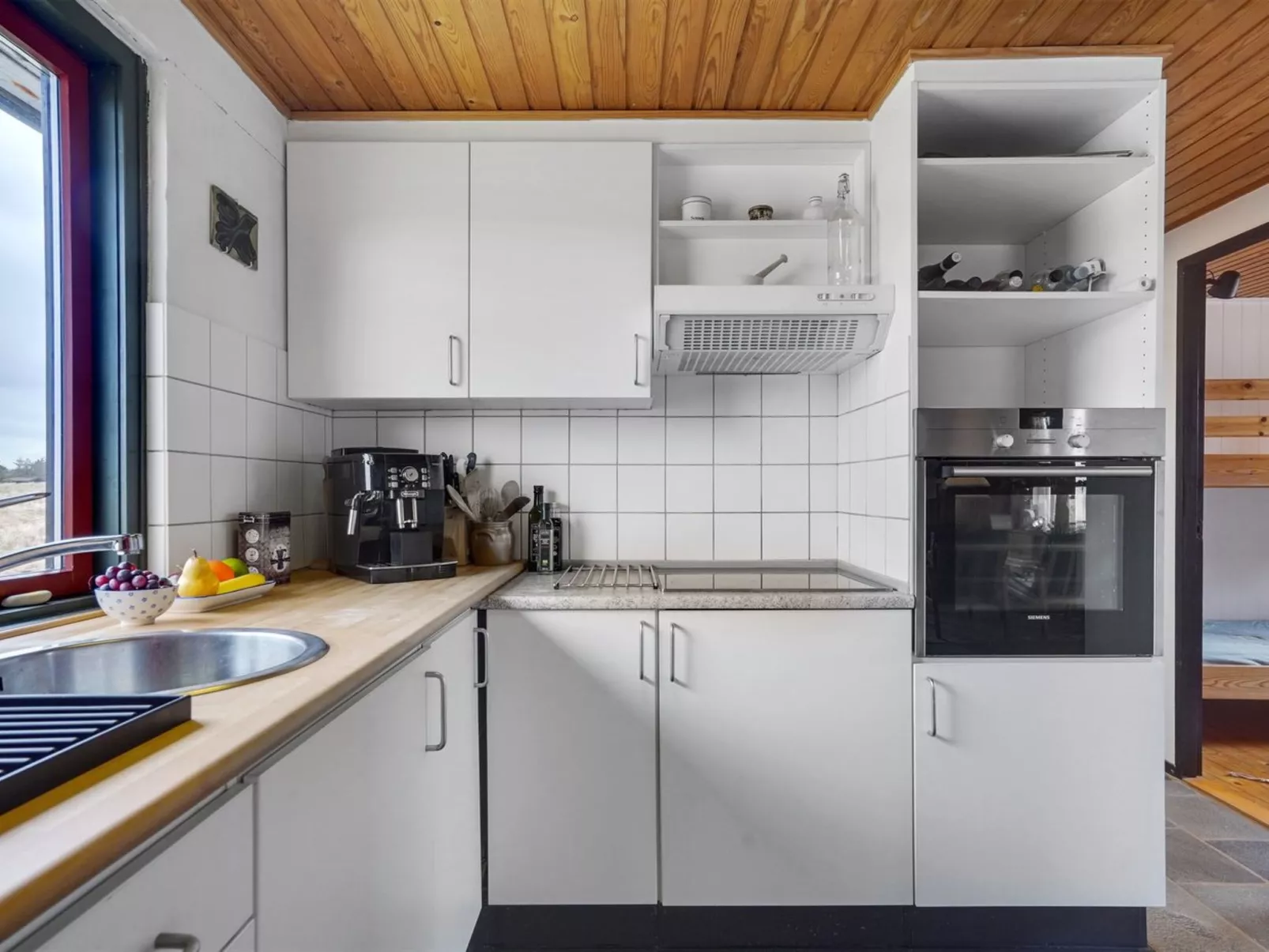 "Thorid" - 200m from the sea-Inside