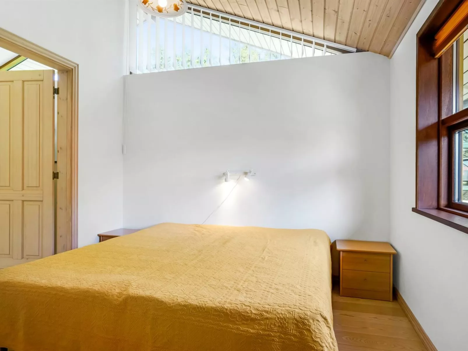 "Vetle" - 2.8km from the sea-Inside