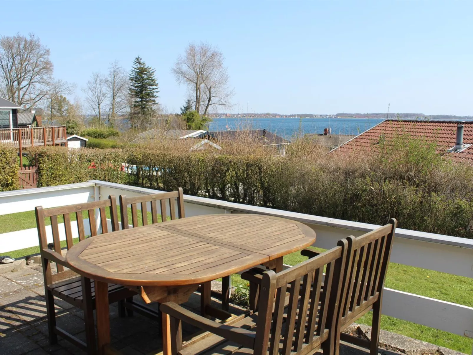 "Tekla" - 70m to the fjord-Outside