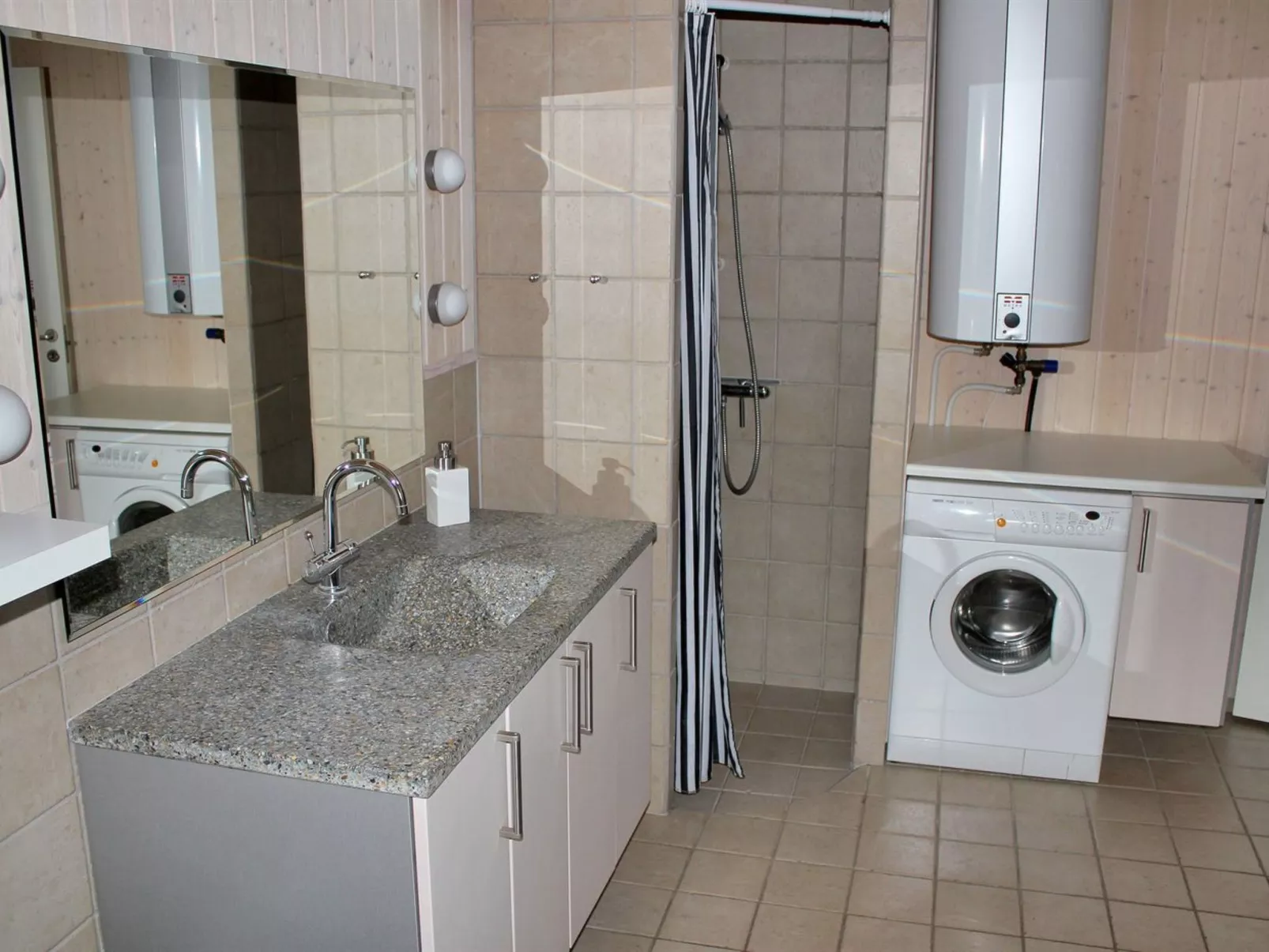 "Annick" - 300m from the sea-Dedans