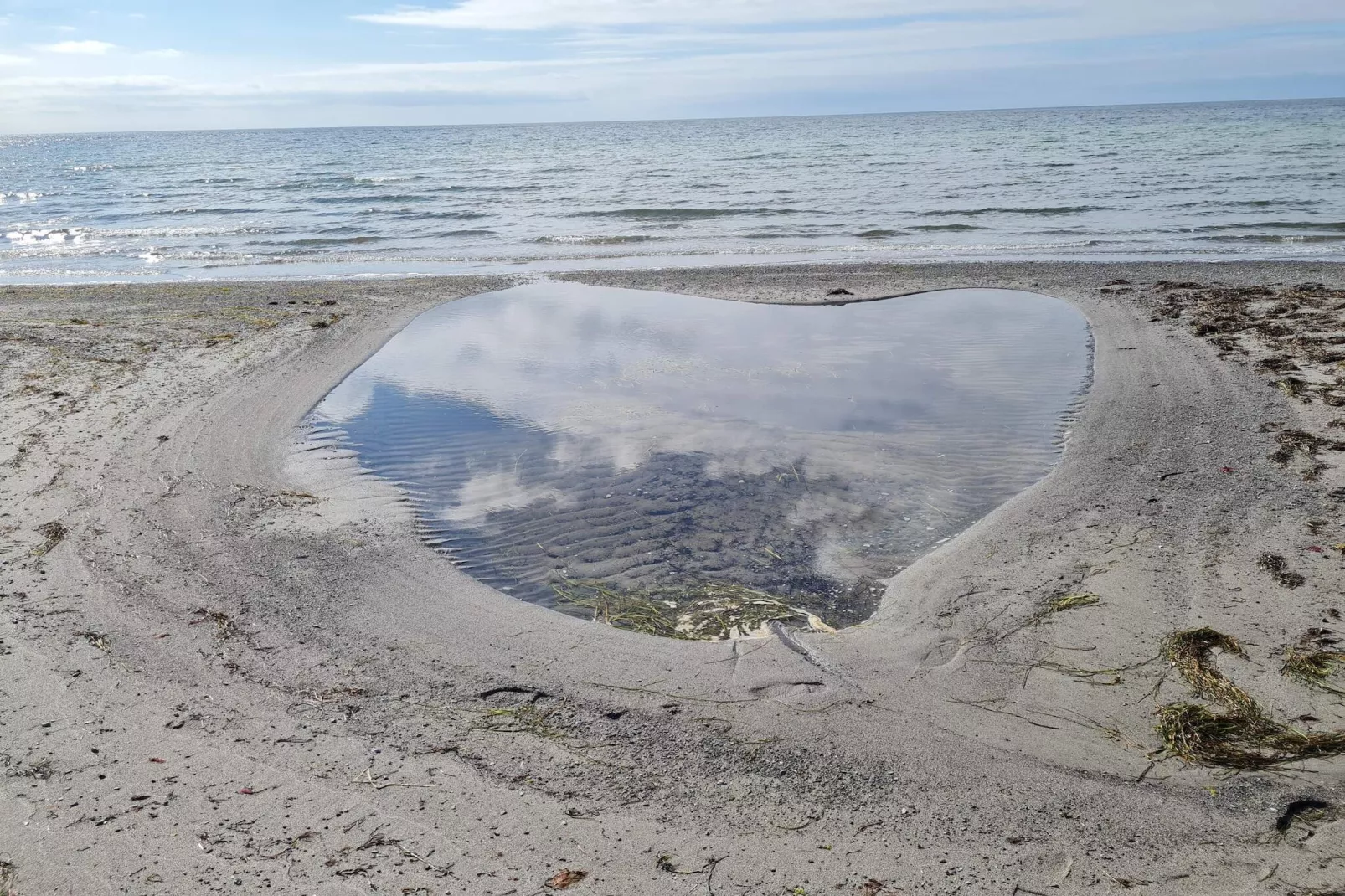 Cozy Seaside Retreat in Eno-By Traum-Water view