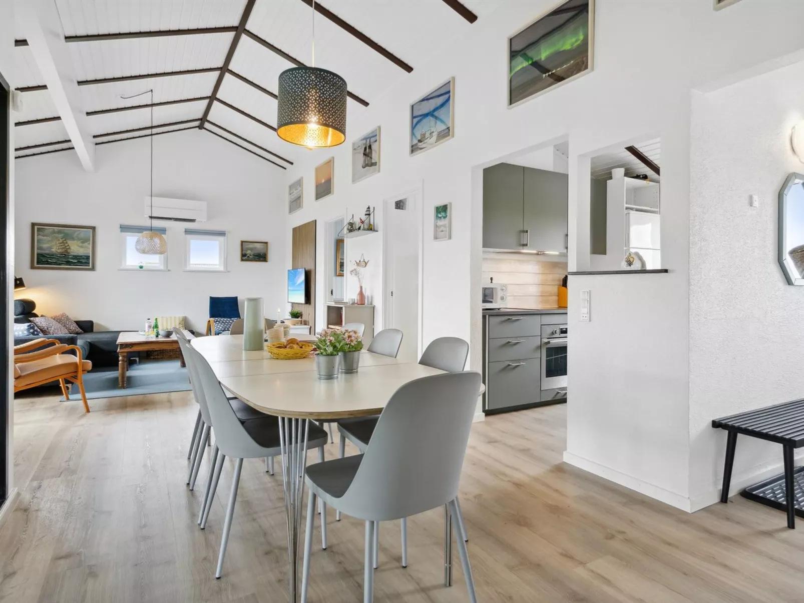 "Boris" - 250m from the sea-Inside