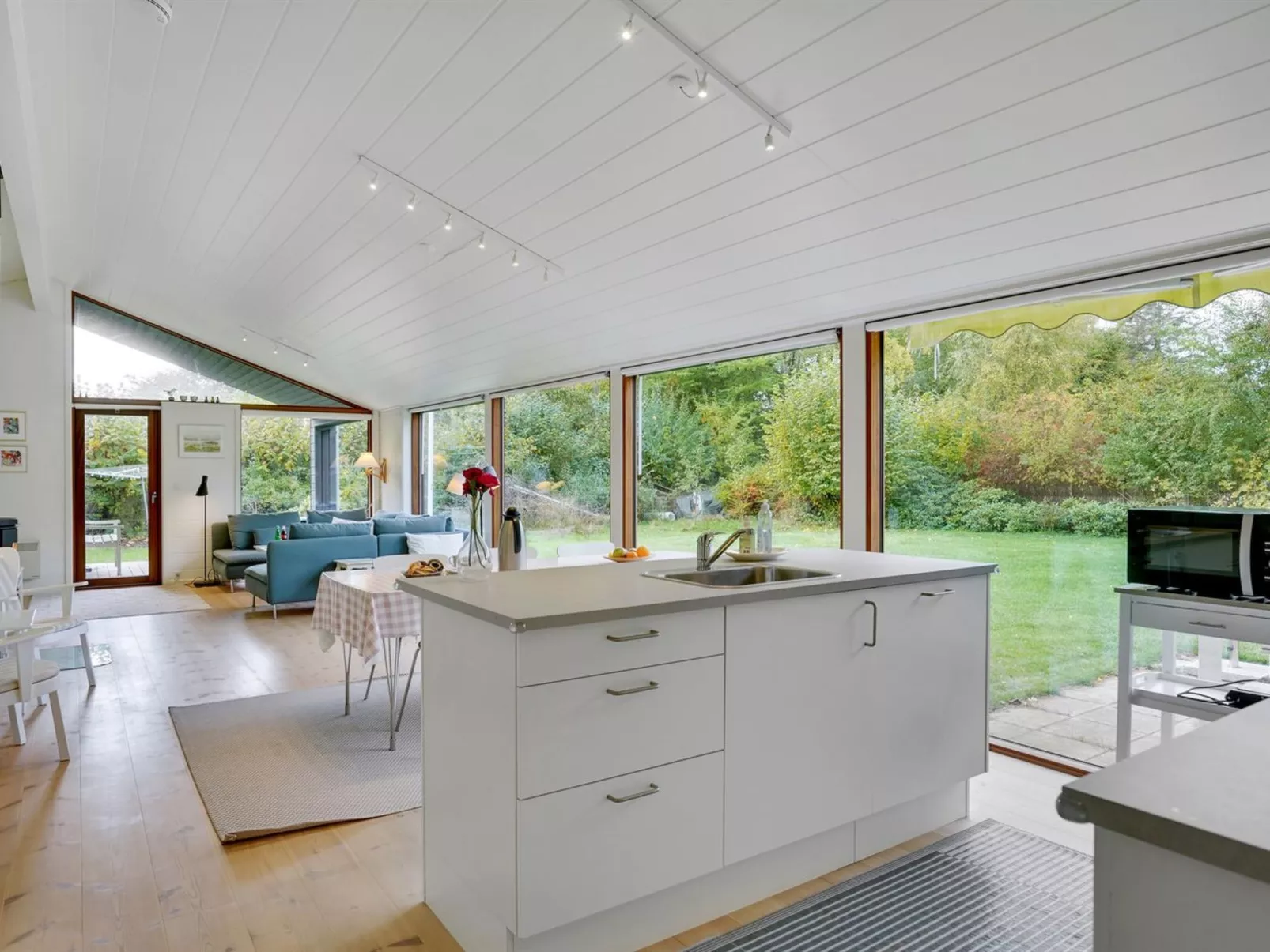 "Aino" - 1km from the sea-Dedans