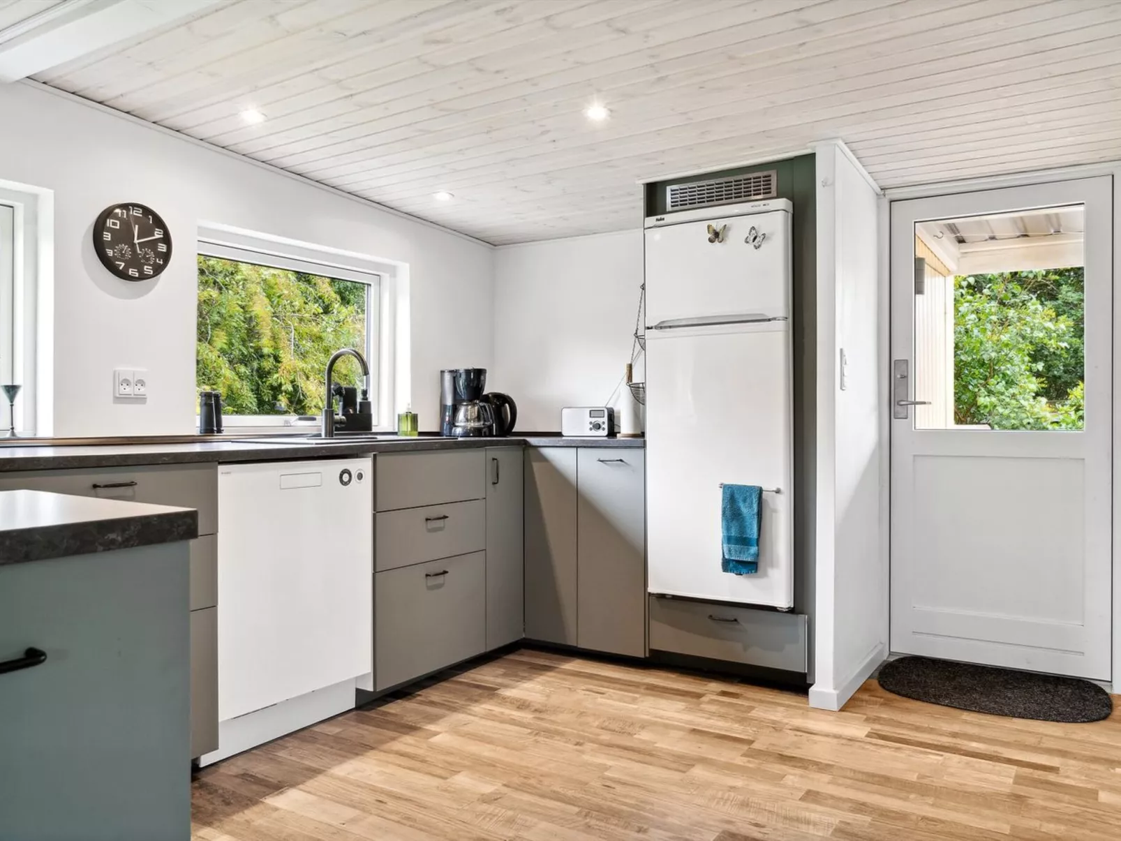 "Aslak" - 600m from the sea-Drinnen