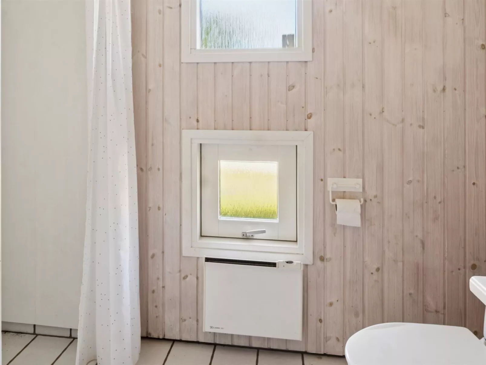 "Thrym" - 200m from the sea-Inside