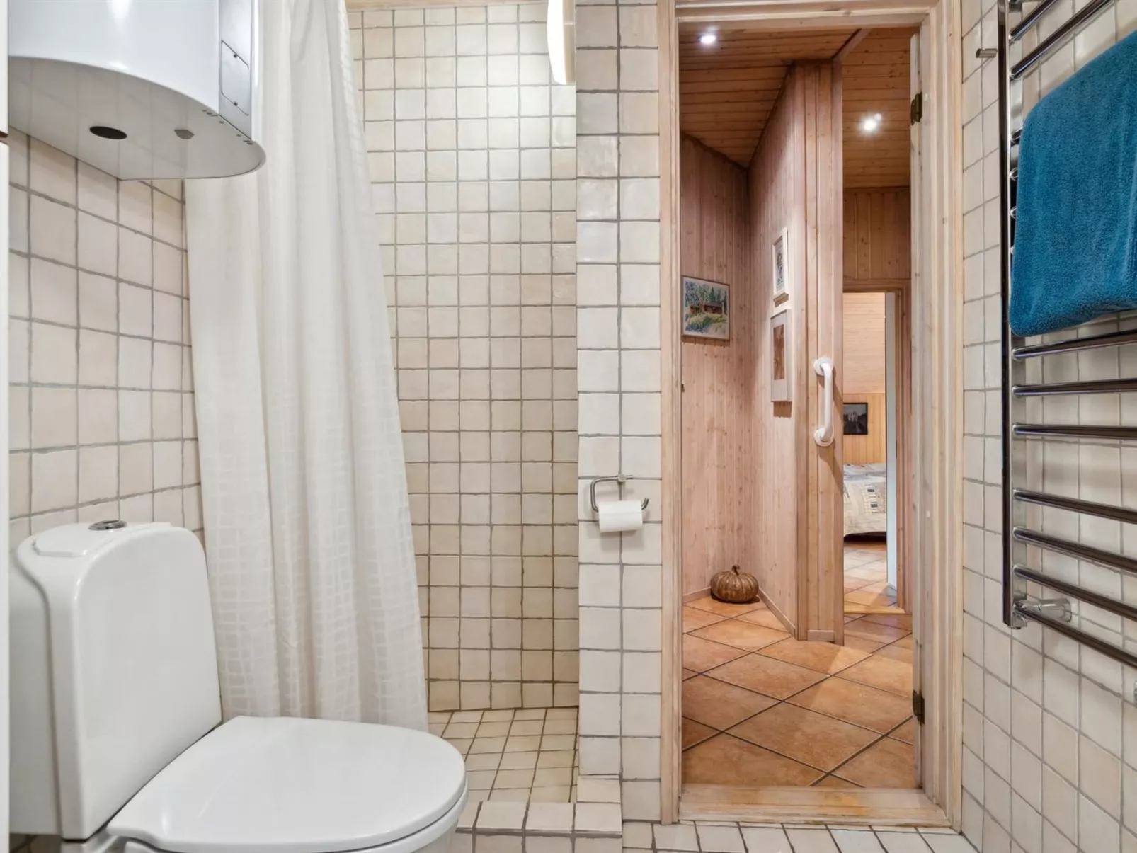 "Aiko" - 375m from the sea-Inside