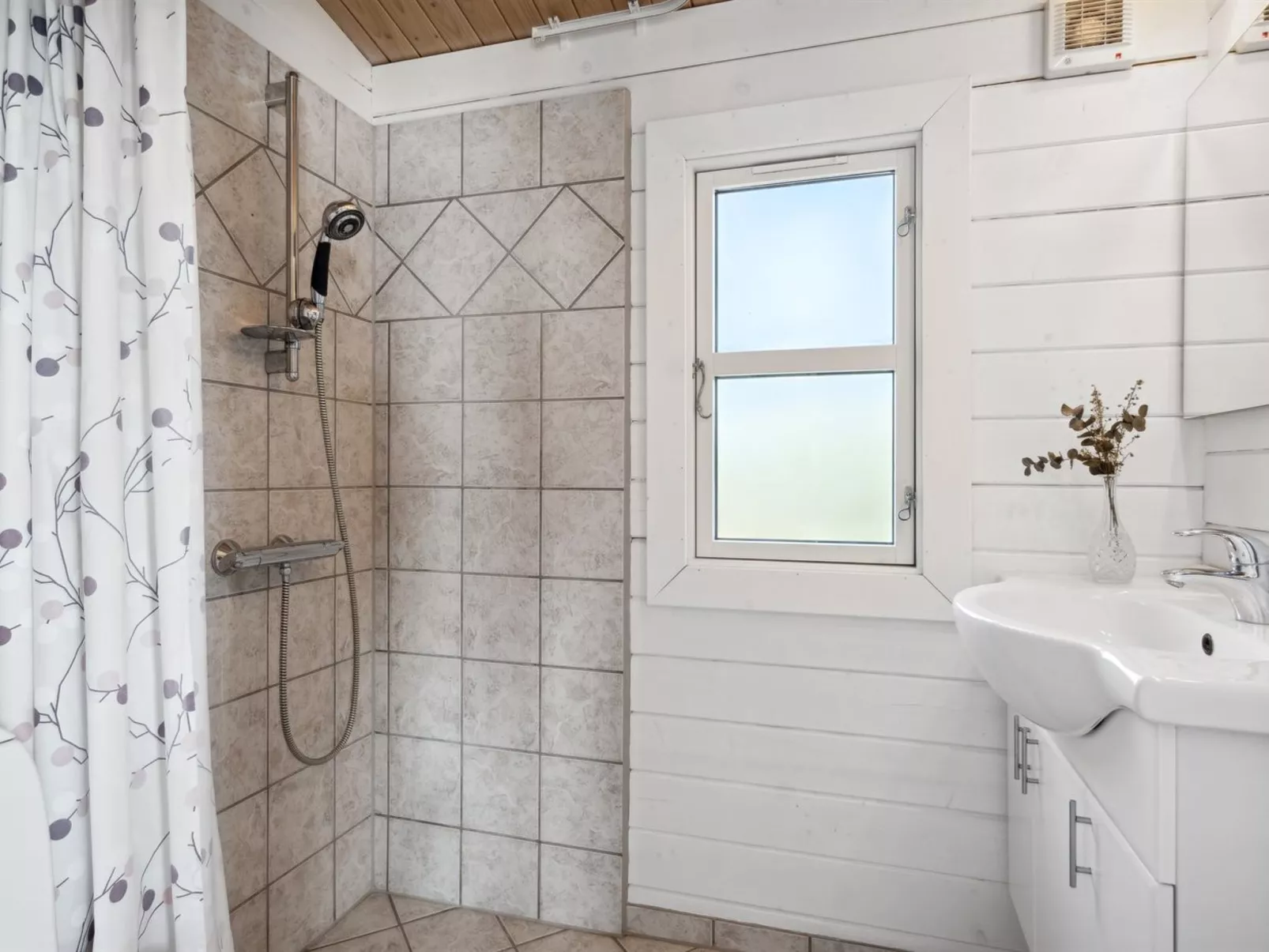 "Gyrth" - 20m to the fjord-Dedans