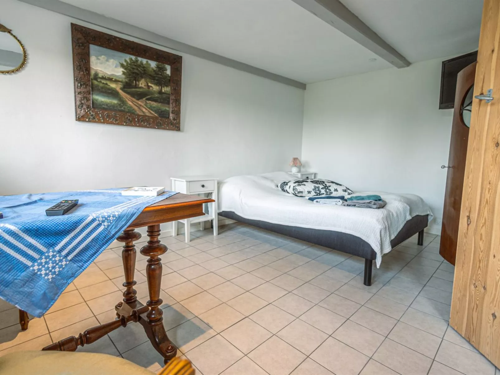 "Arnora" - 48km from the sea-Drinnen