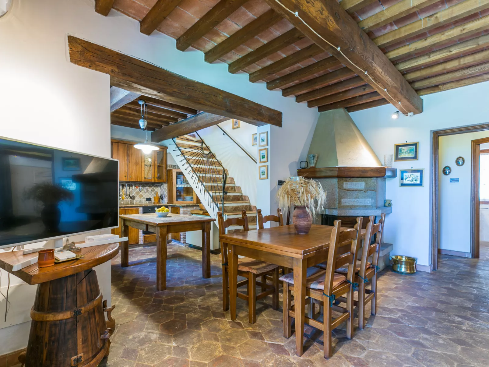Casale Fonte-Inside