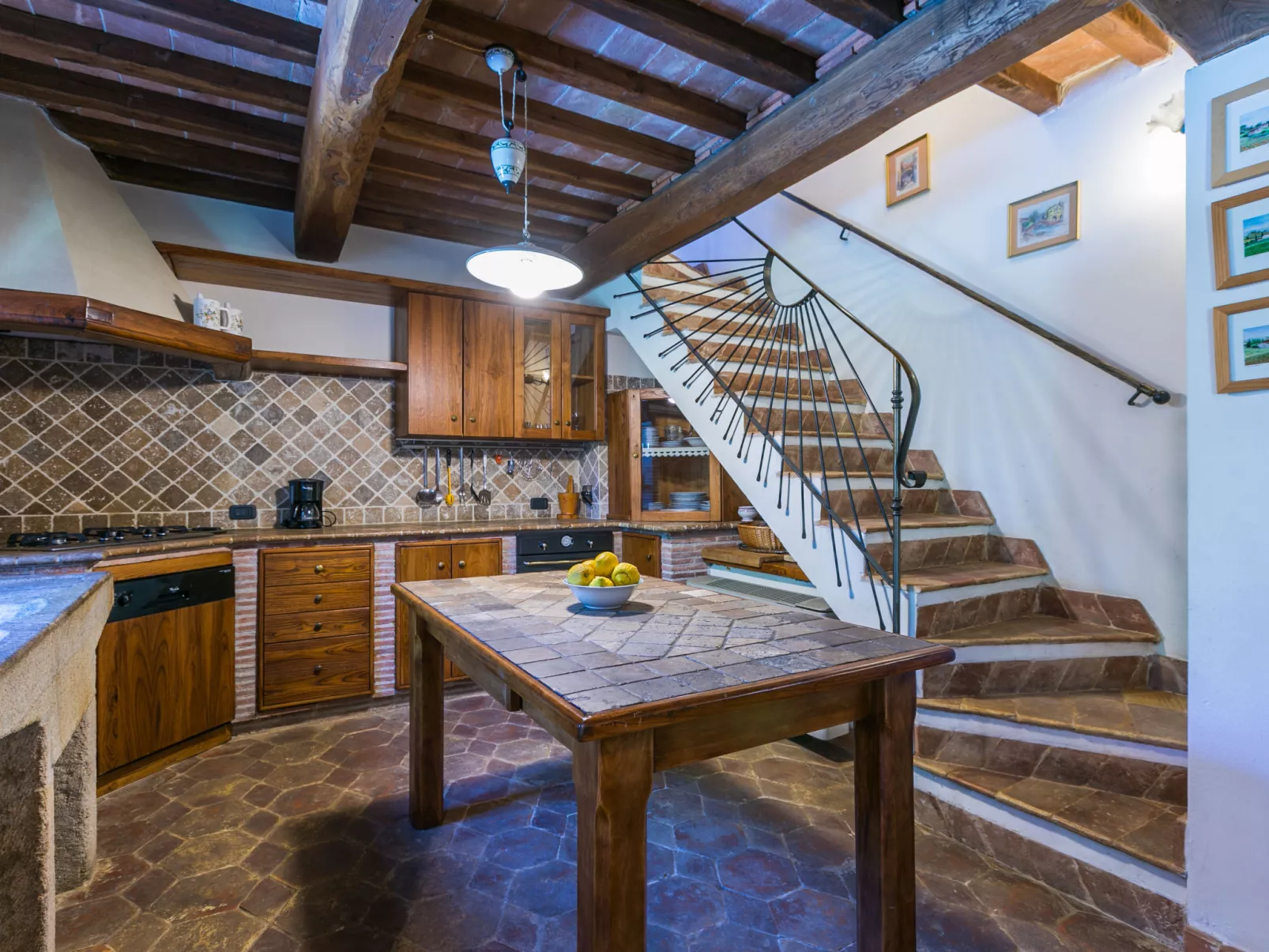 Casale Fonte-Inside