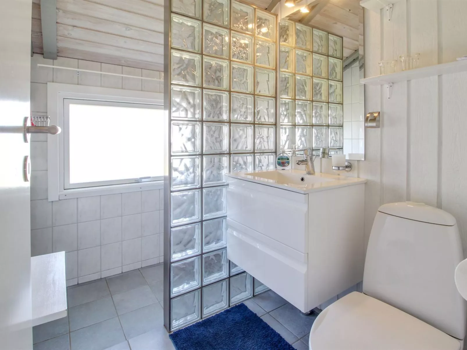 "Aska" - 400m from the sea-Dedans