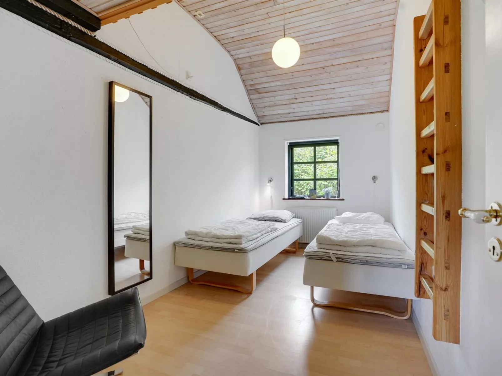 "Iben" - 2.3km from the sea-Inside