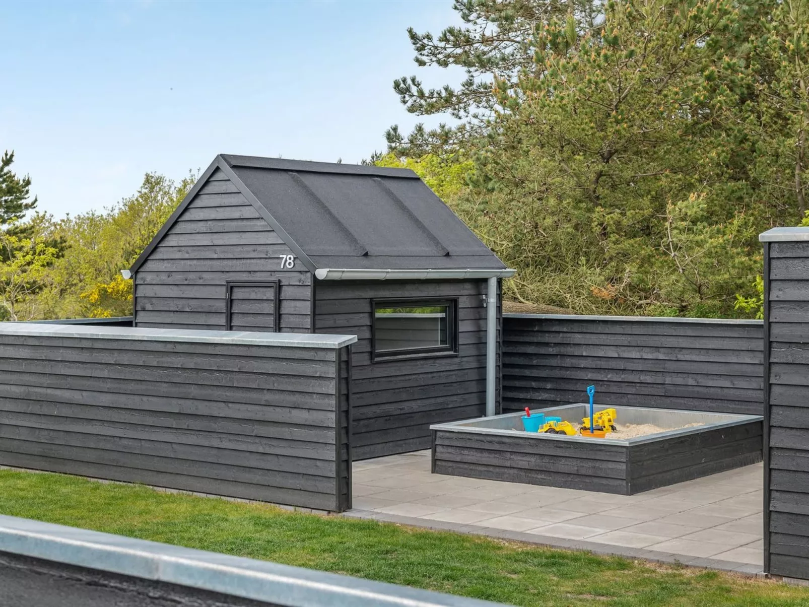 "Jonne" - 200m to the fjord-Draußen