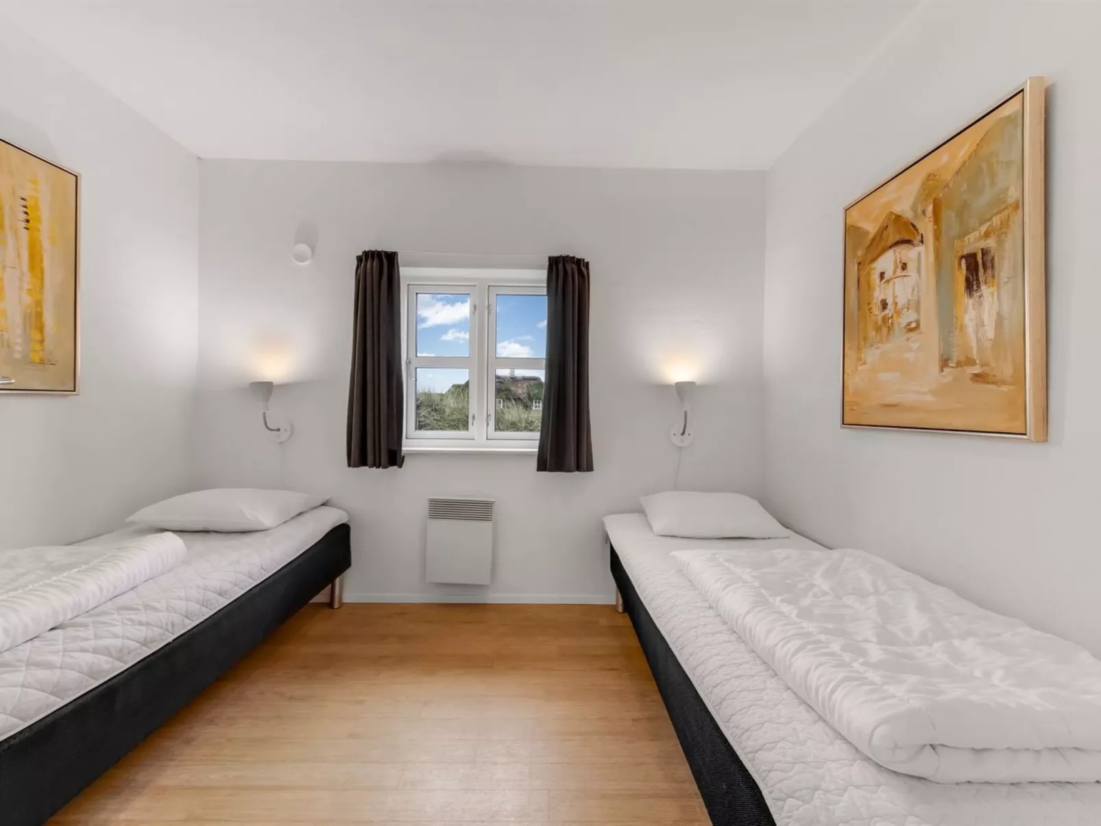 "Axeline" - 300m from the sea-Drinnen